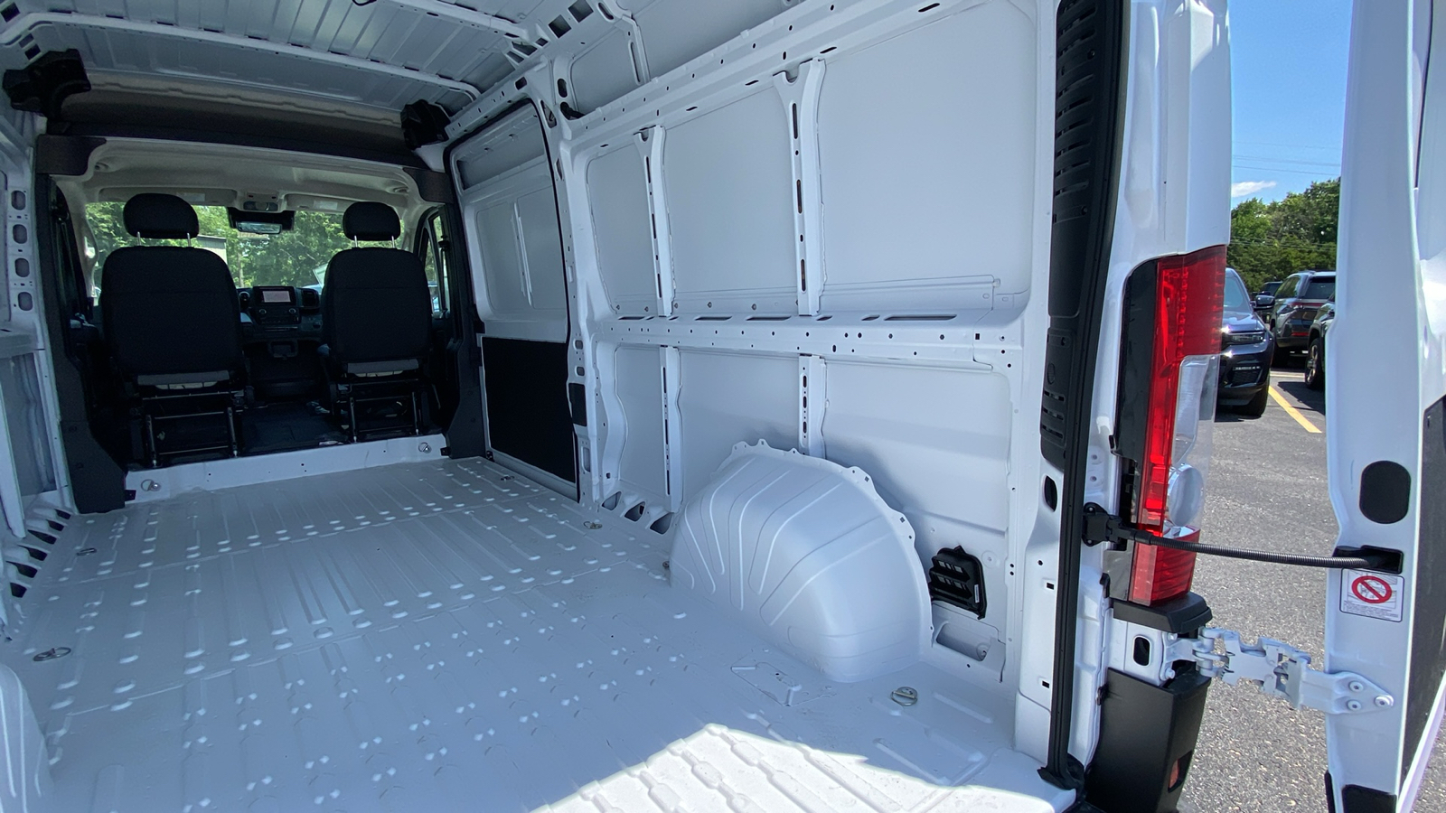 2024 Ram ProMaster 2500 High Roof 37