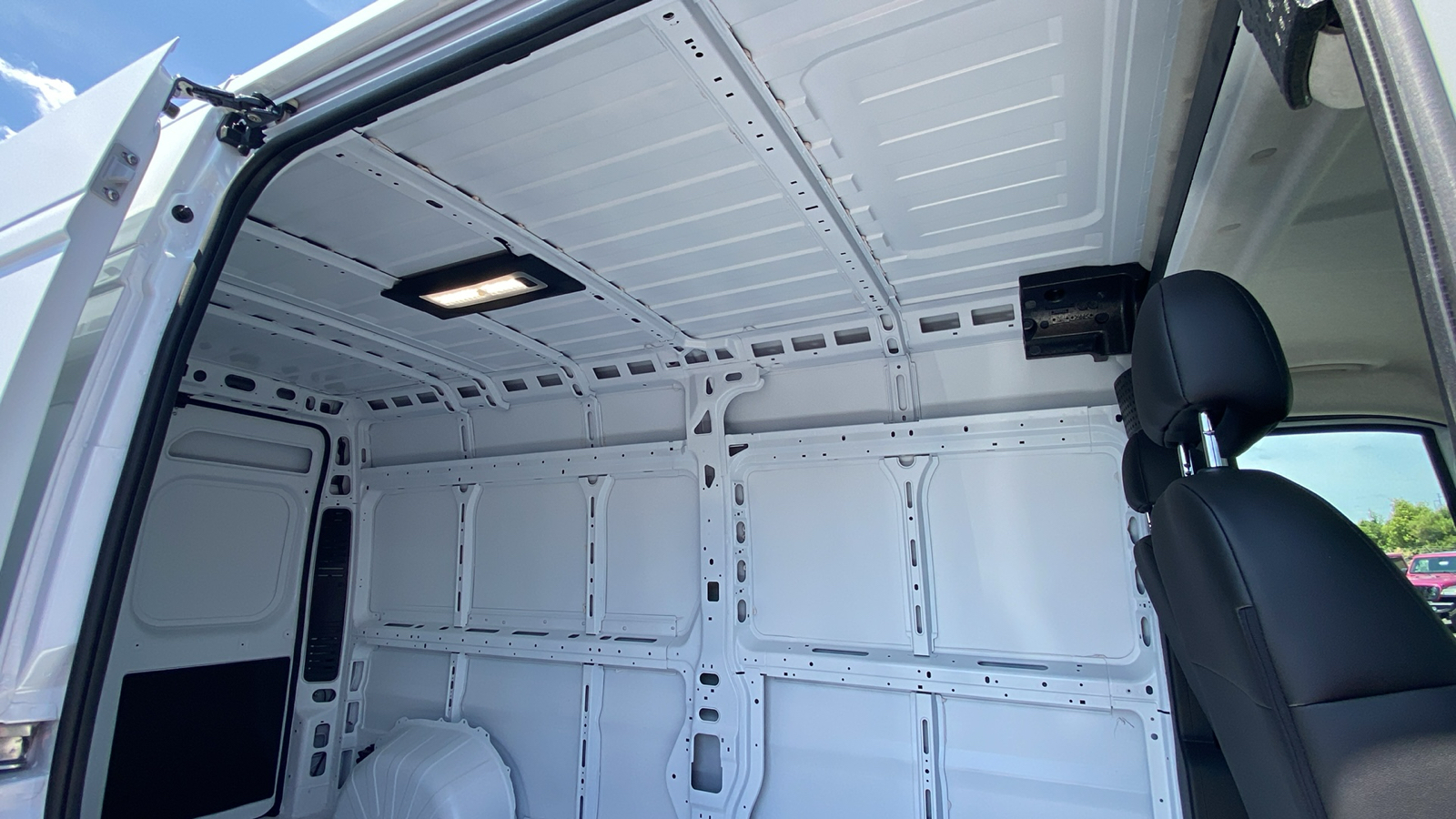 2024 Ram ProMaster 2500 High Roof 46