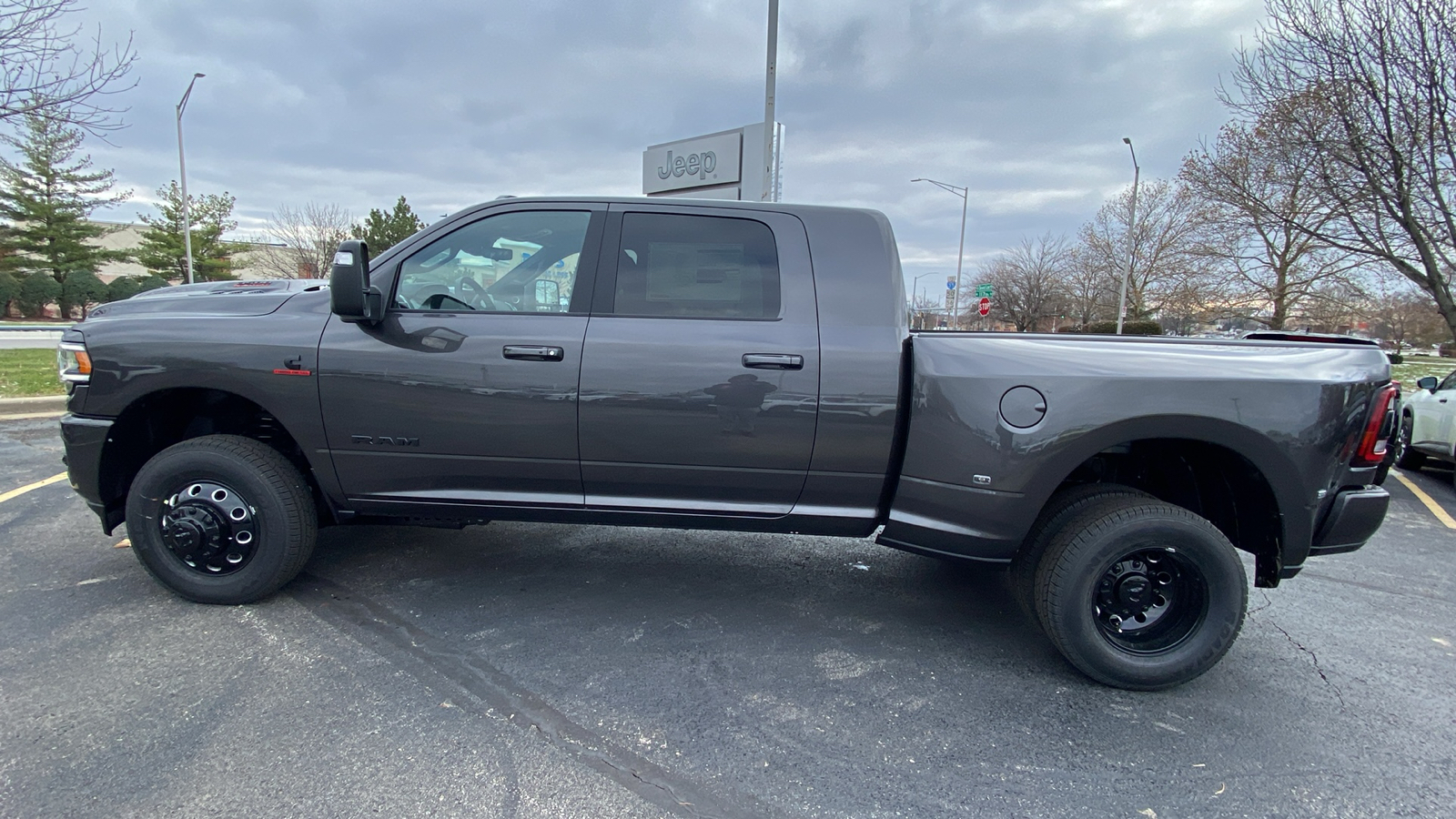 2024 Ram 3500 Laramie 8