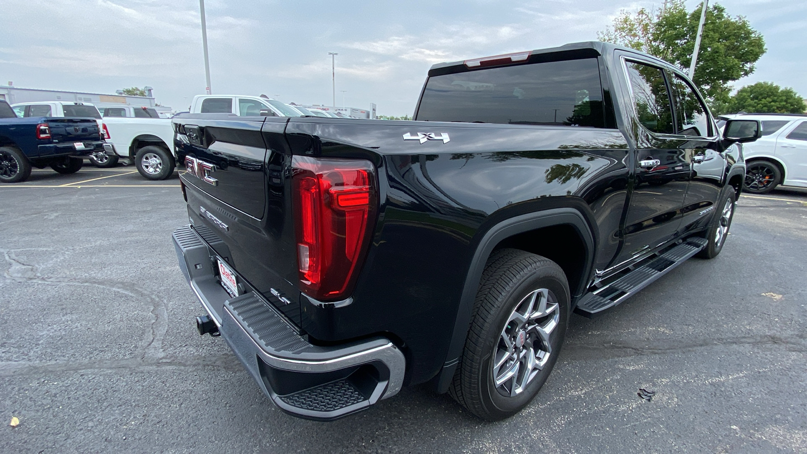 2023 GMC Sierra 1500 SLT 7