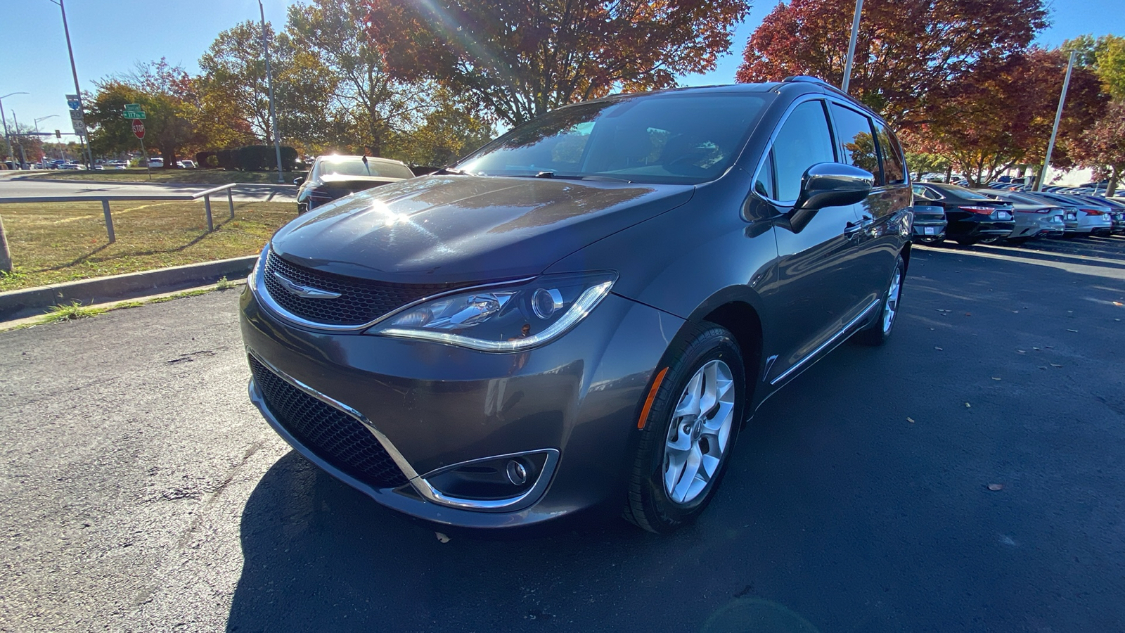 2020 Chrysler Pacifica Limited 1