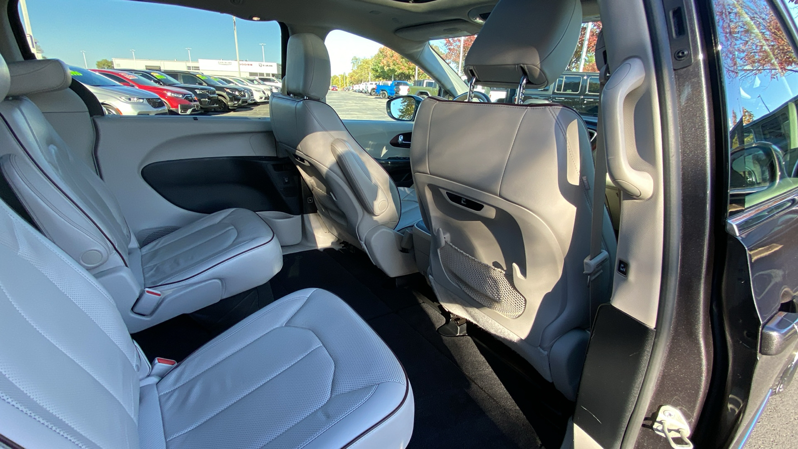 2020 Chrysler Pacifica Limited 34