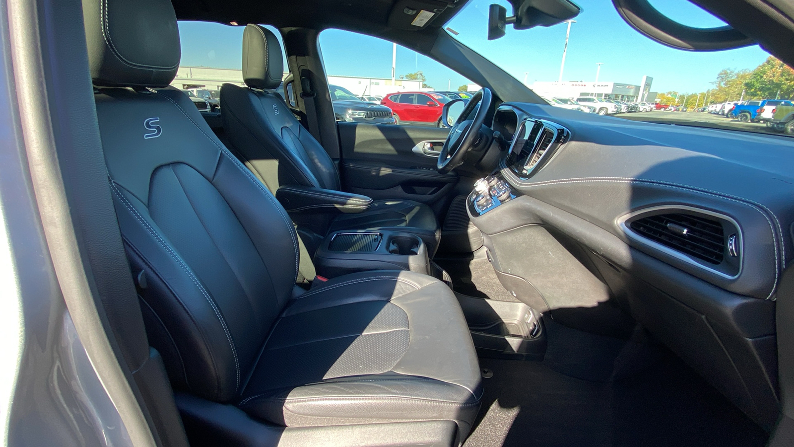 2021 Chrysler Pacifica Touring L 38