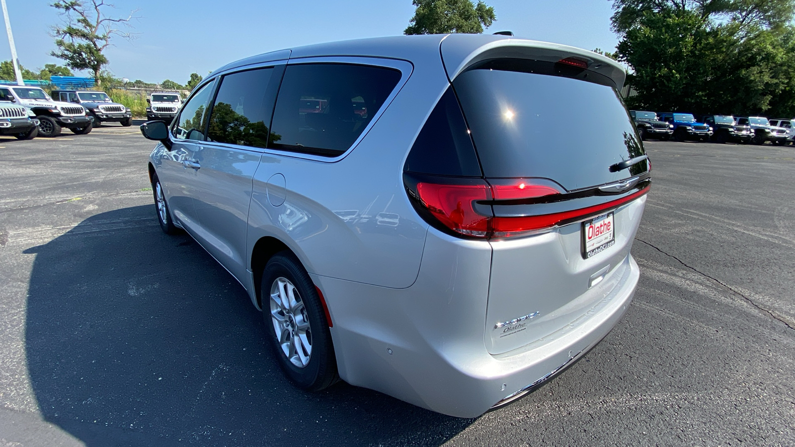 2024 Chrysler Pacifica Touring L 7