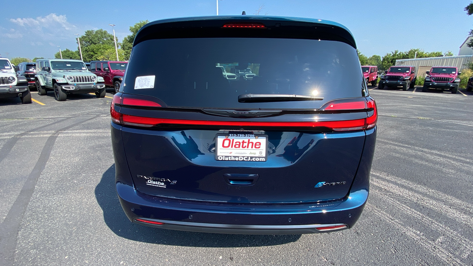 2024 Chrysler Pacifica Hybrid Select 6