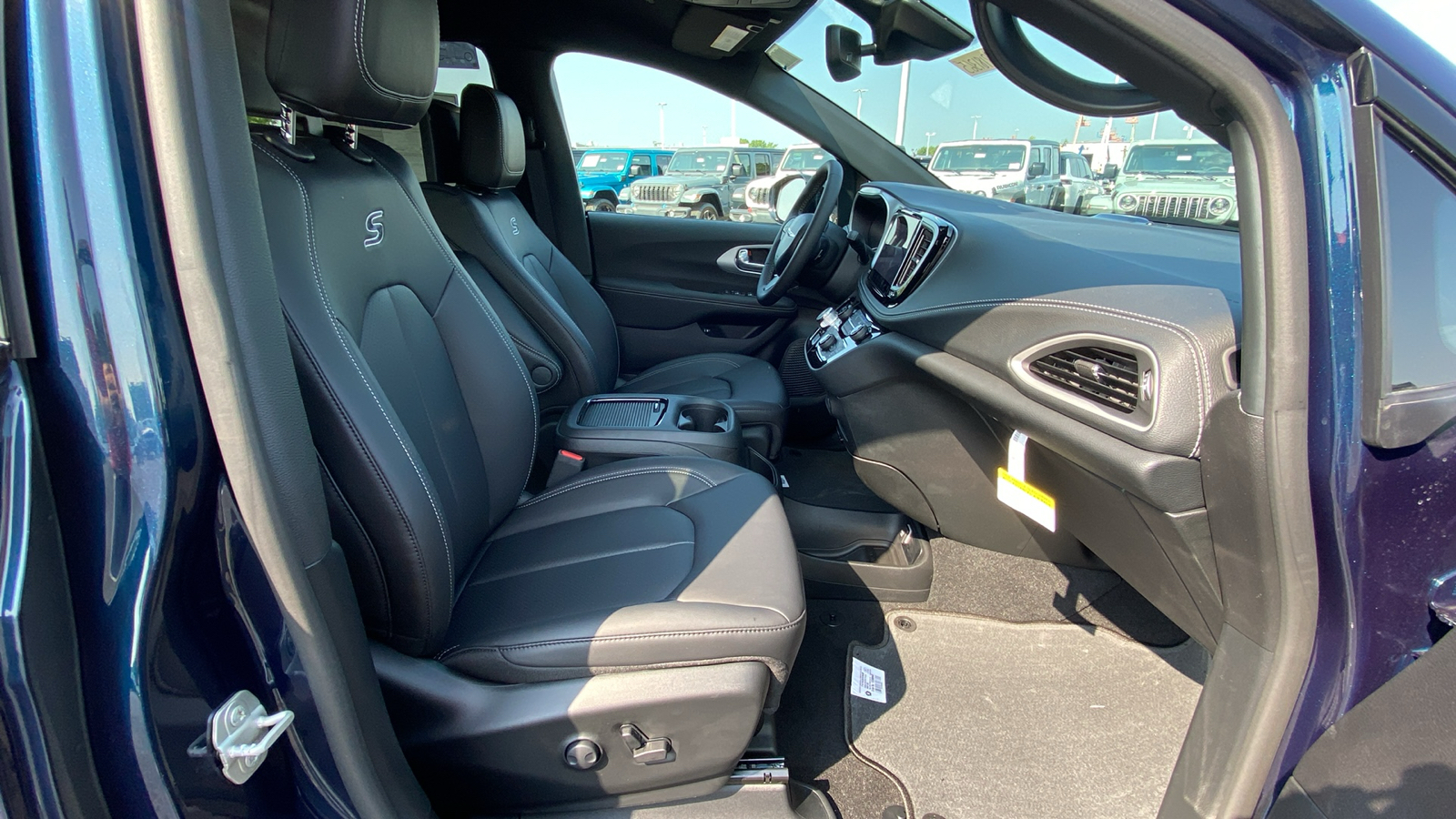 2024 Chrysler Pacifica Hybrid Select 60