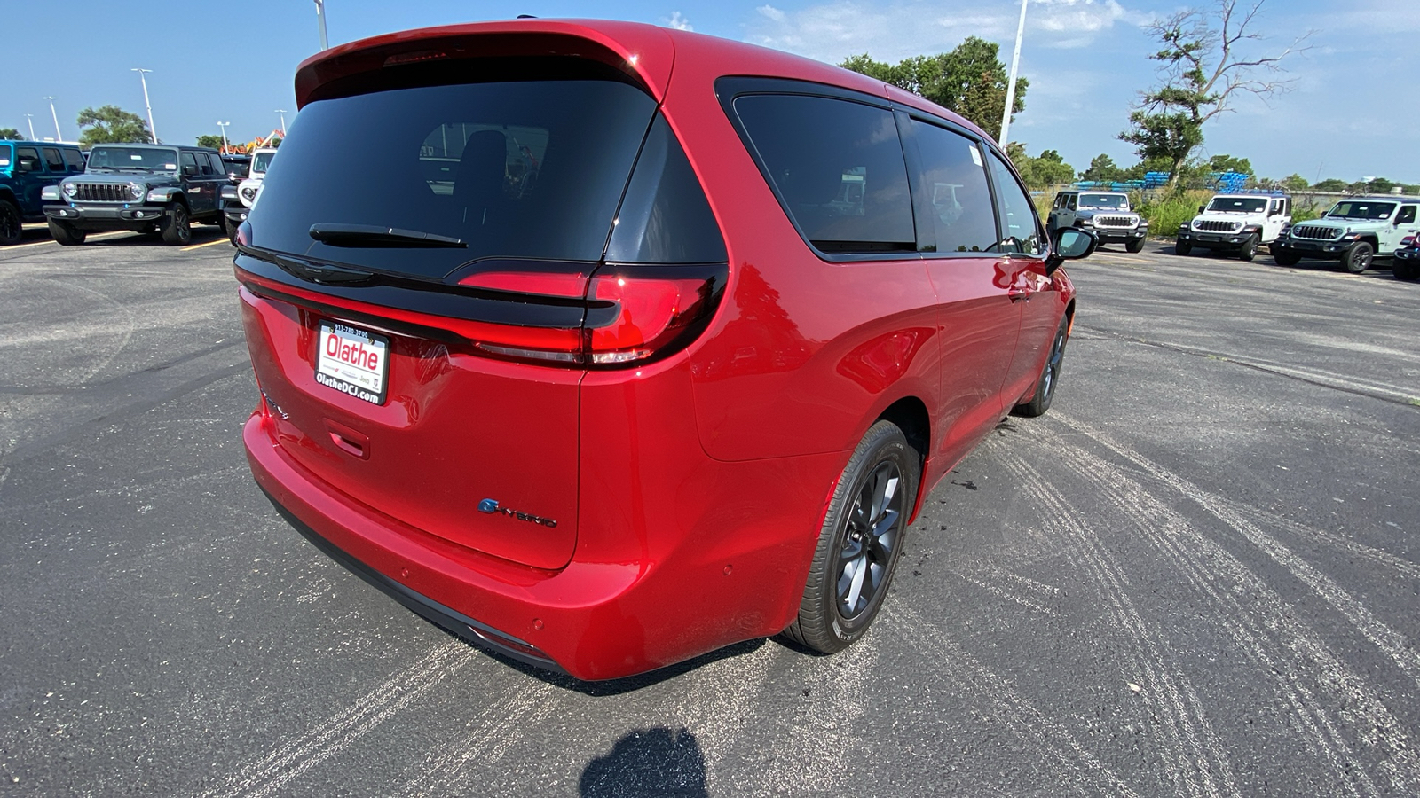 2024 Chrysler Pacifica Hybrid Select 5