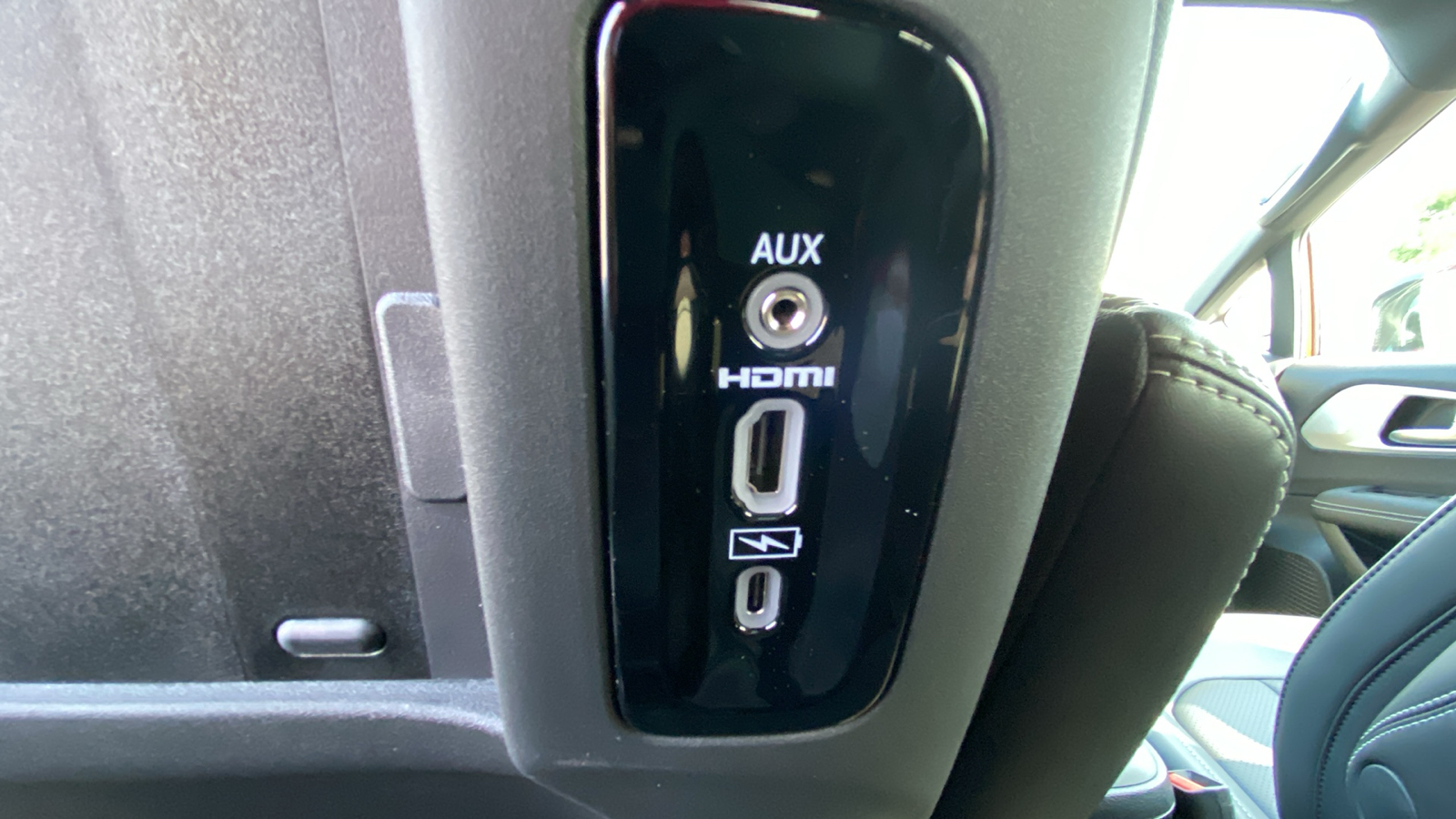 2024 Chrysler Pacifica Hybrid Select 47