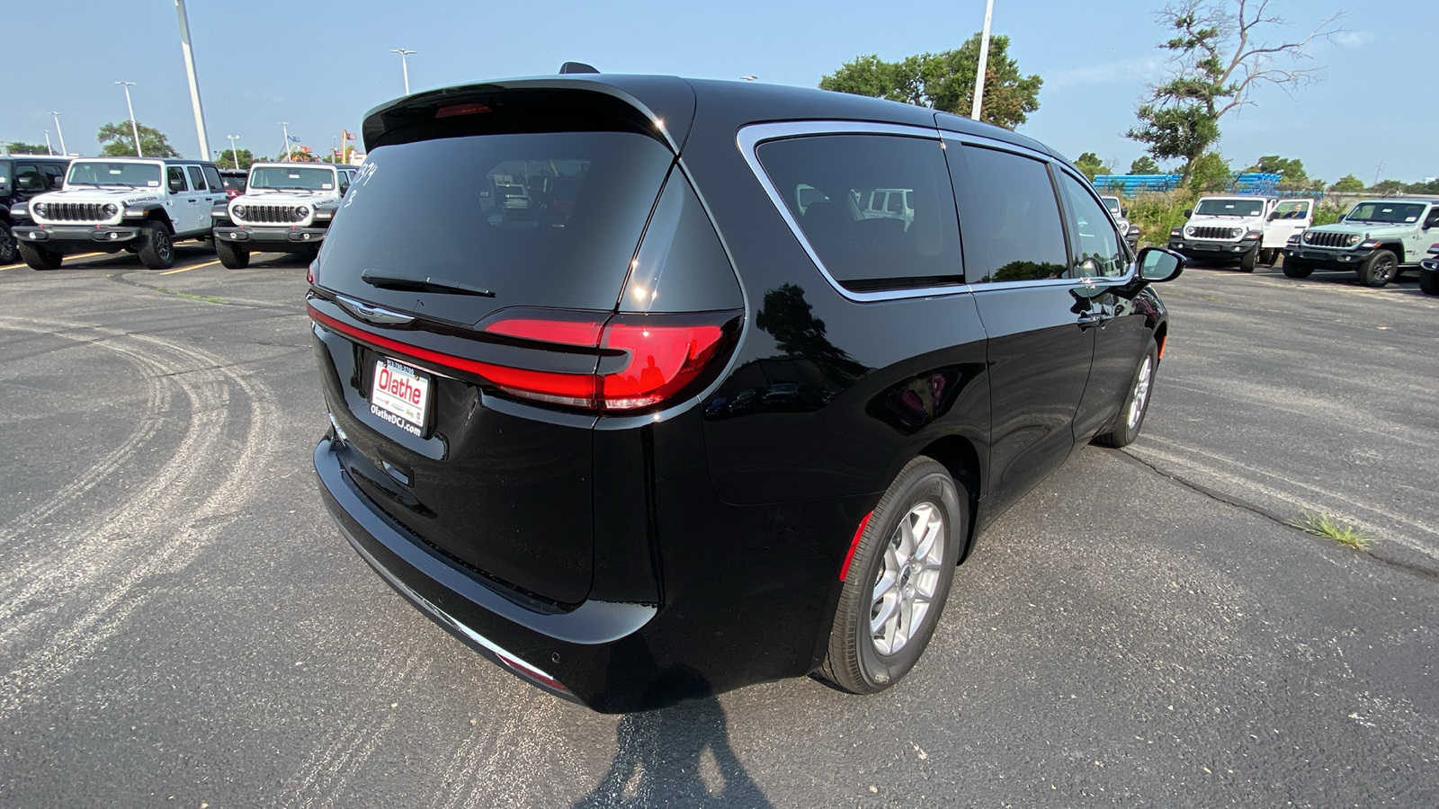 2024 Chrysler Pacifica Touring L 5