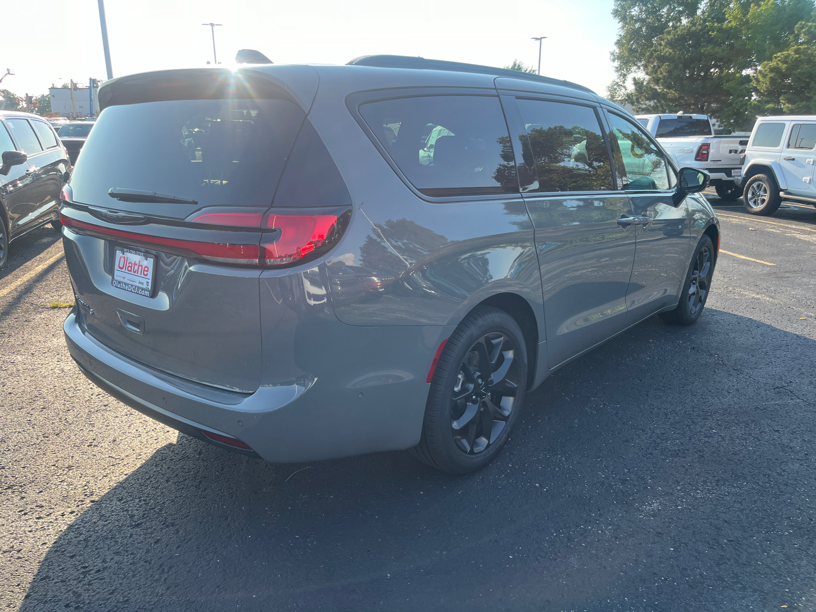 2024 Chrysler Pacifica Touring L 5