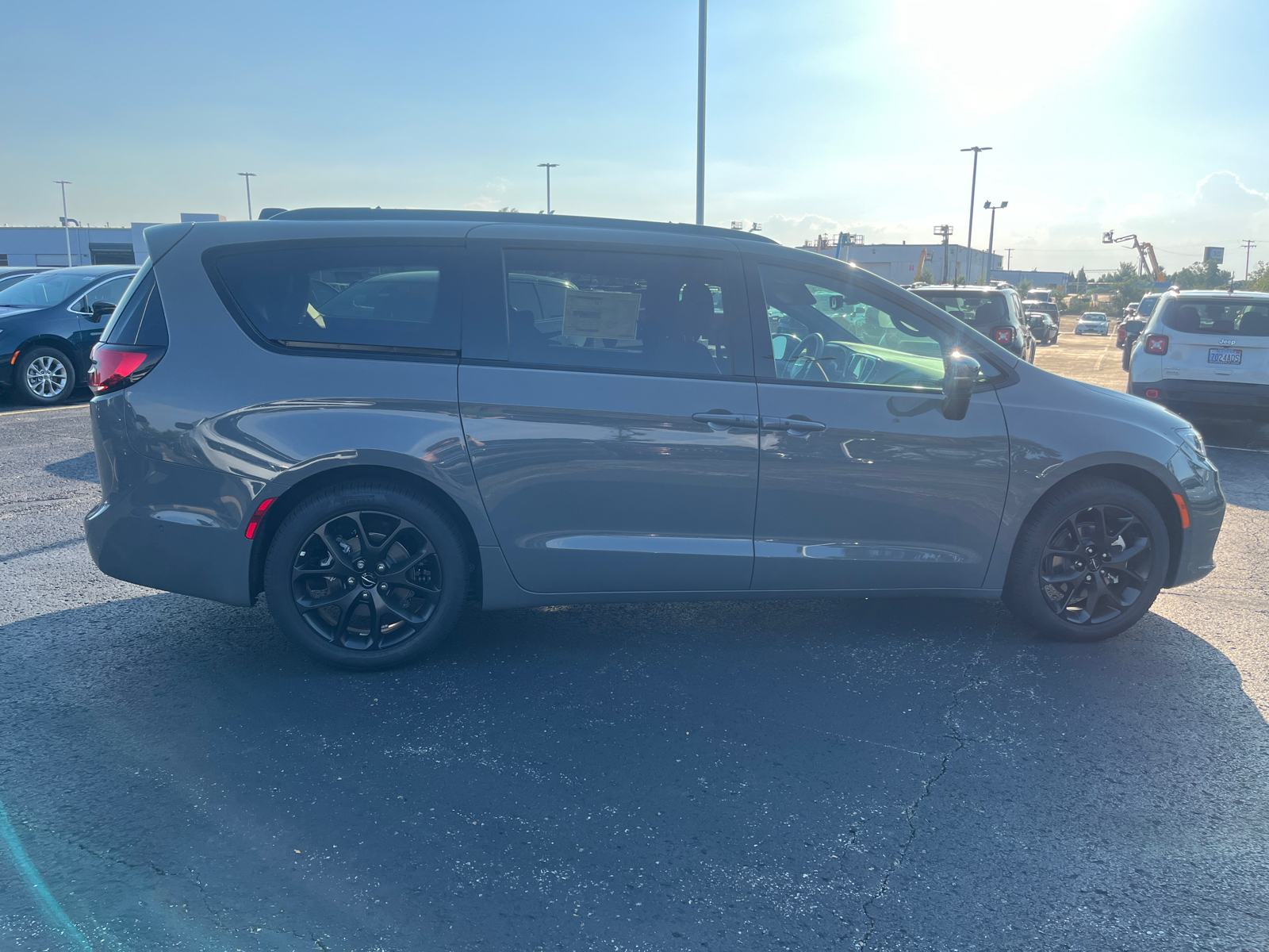 2024 Chrysler Pacifica Touring L 6