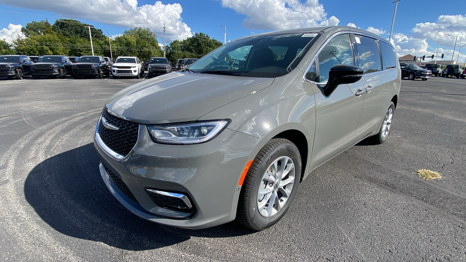 2024 Chrysler Pacifica Touring L 1