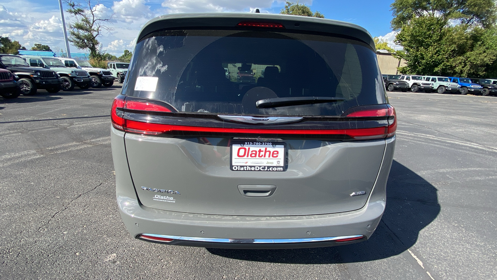 2024 Chrysler Pacifica Touring L 6