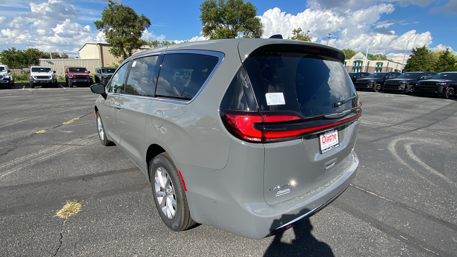 2024 Chrysler Pacifica Touring L 8