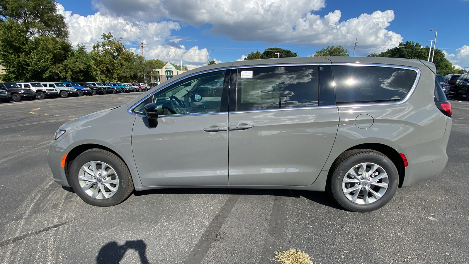 2024 Chrysler Pacifica Touring L 9