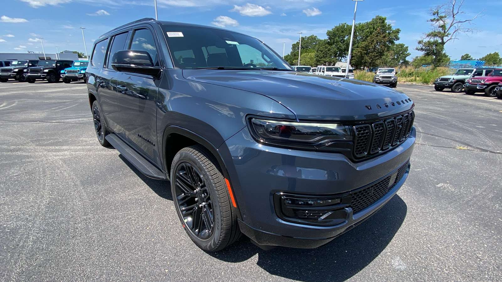 2024 Jeep Wagoneer L Series II 3