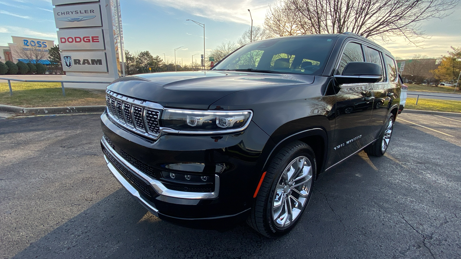 2022 Jeep Grand Wagoneer Series II 1