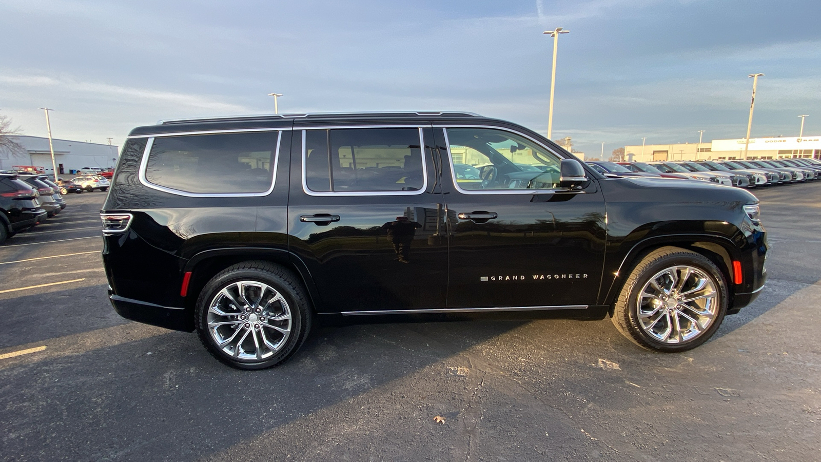 2022 Jeep Grand Wagoneer Series II 4