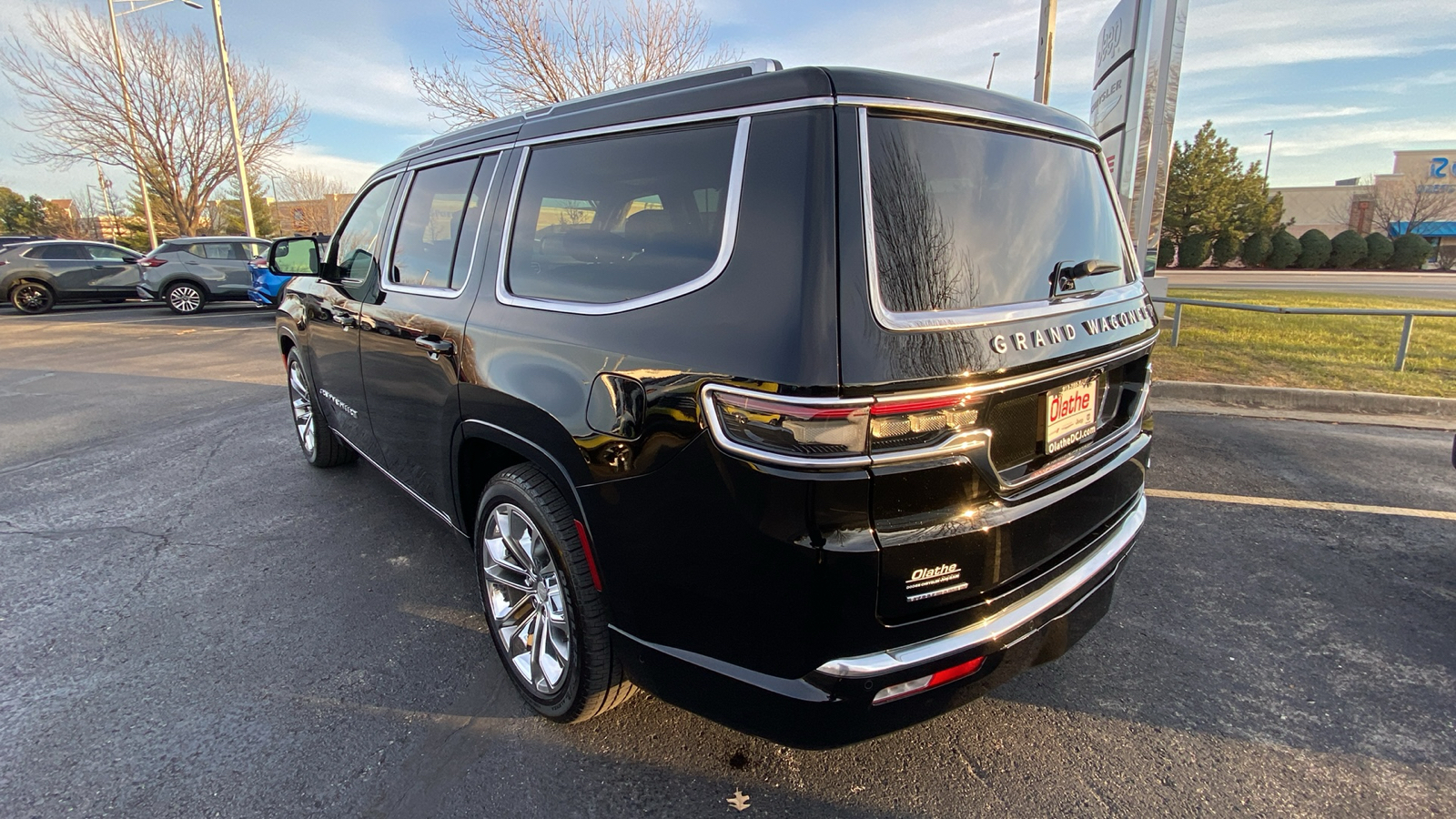 2022 Jeep Grand Wagoneer Series II 7