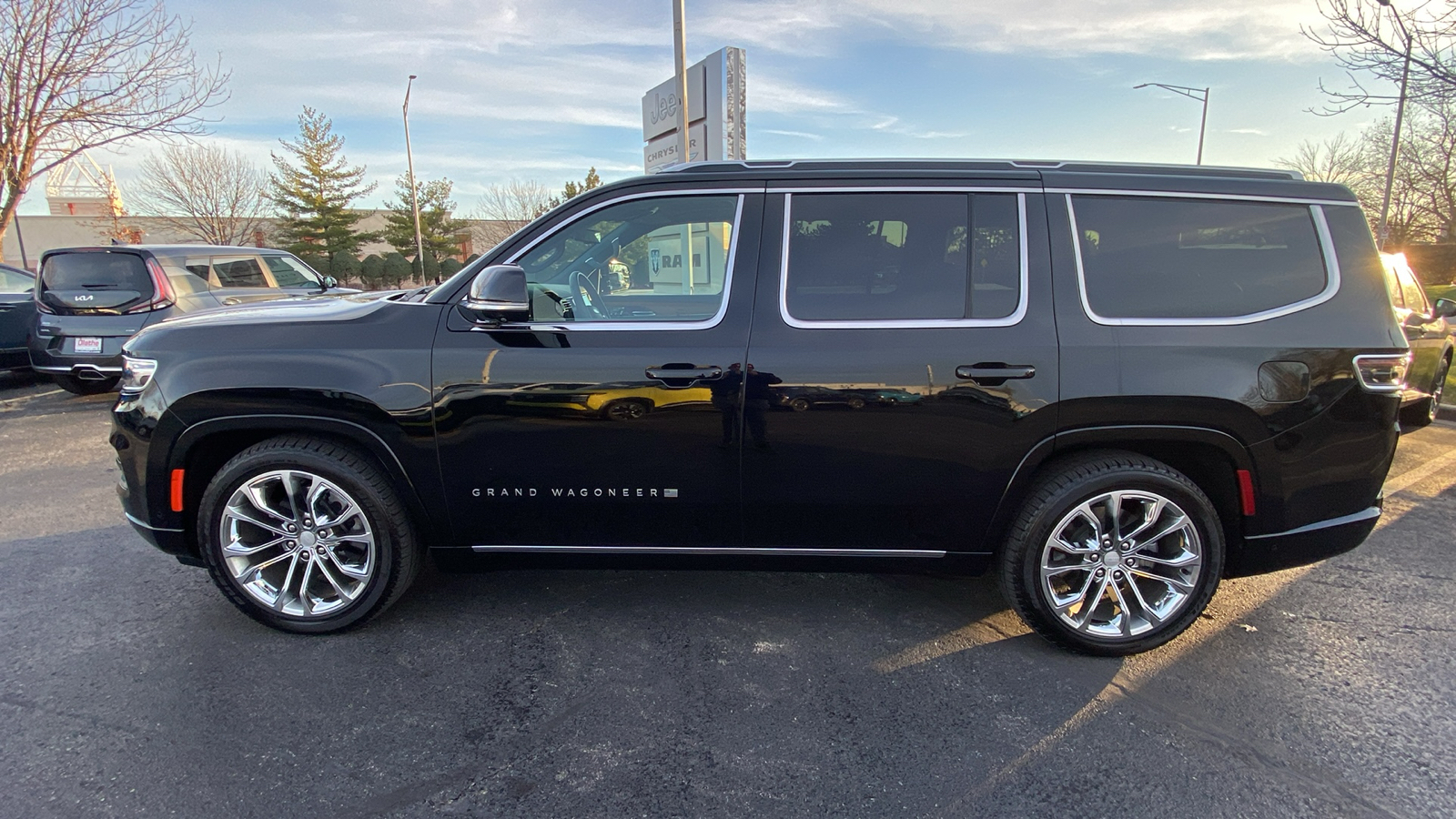 2022 Jeep Grand Wagoneer Series II 8