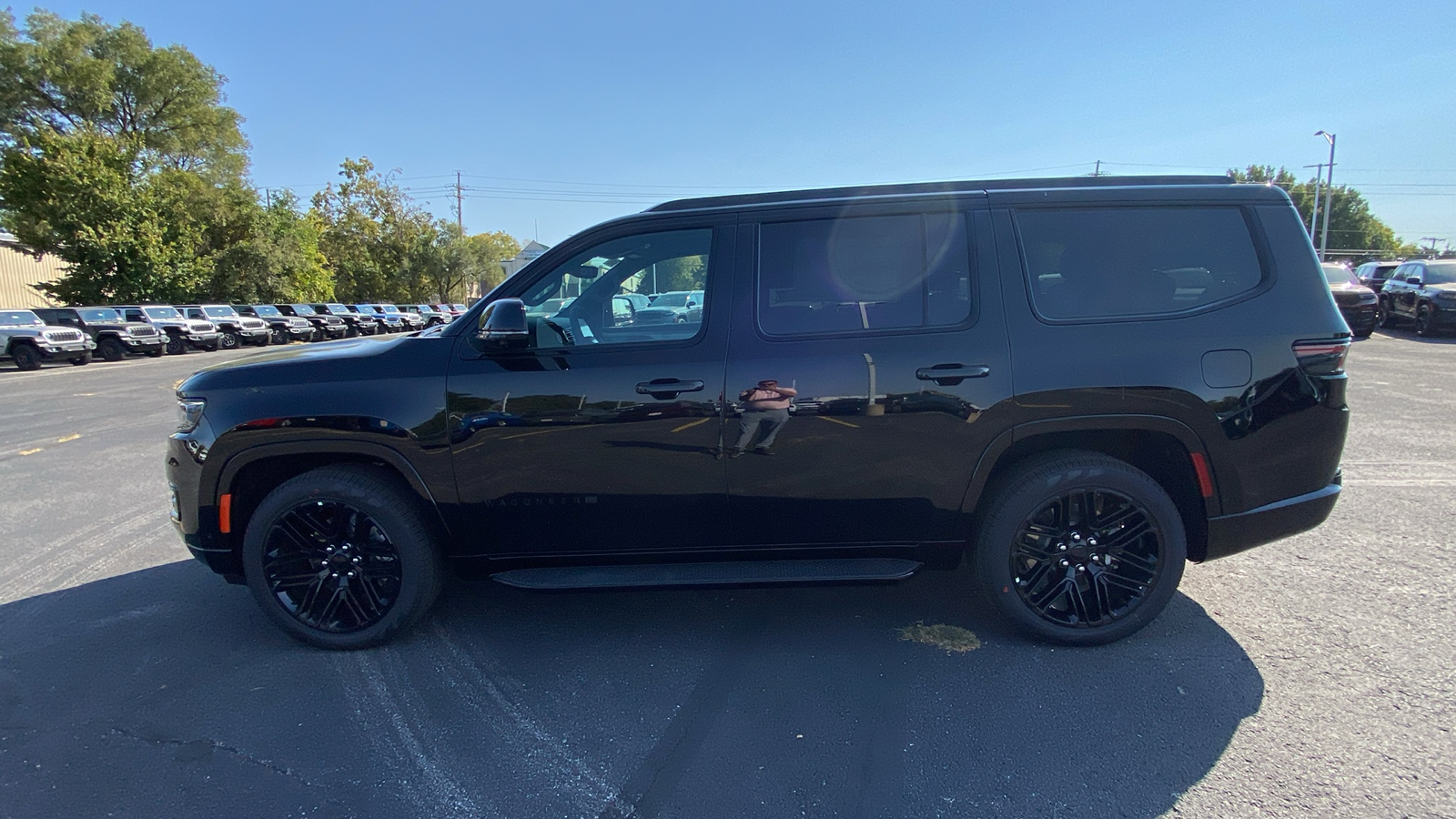 2024 Jeep Wagoneer Series II 8