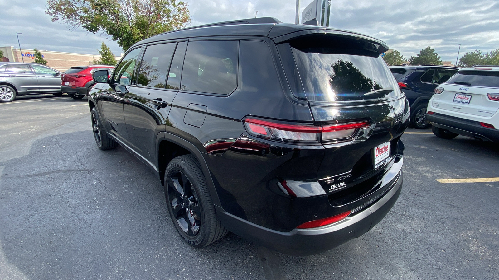 2023 Jeep Grand Cherokee L Altitude 8