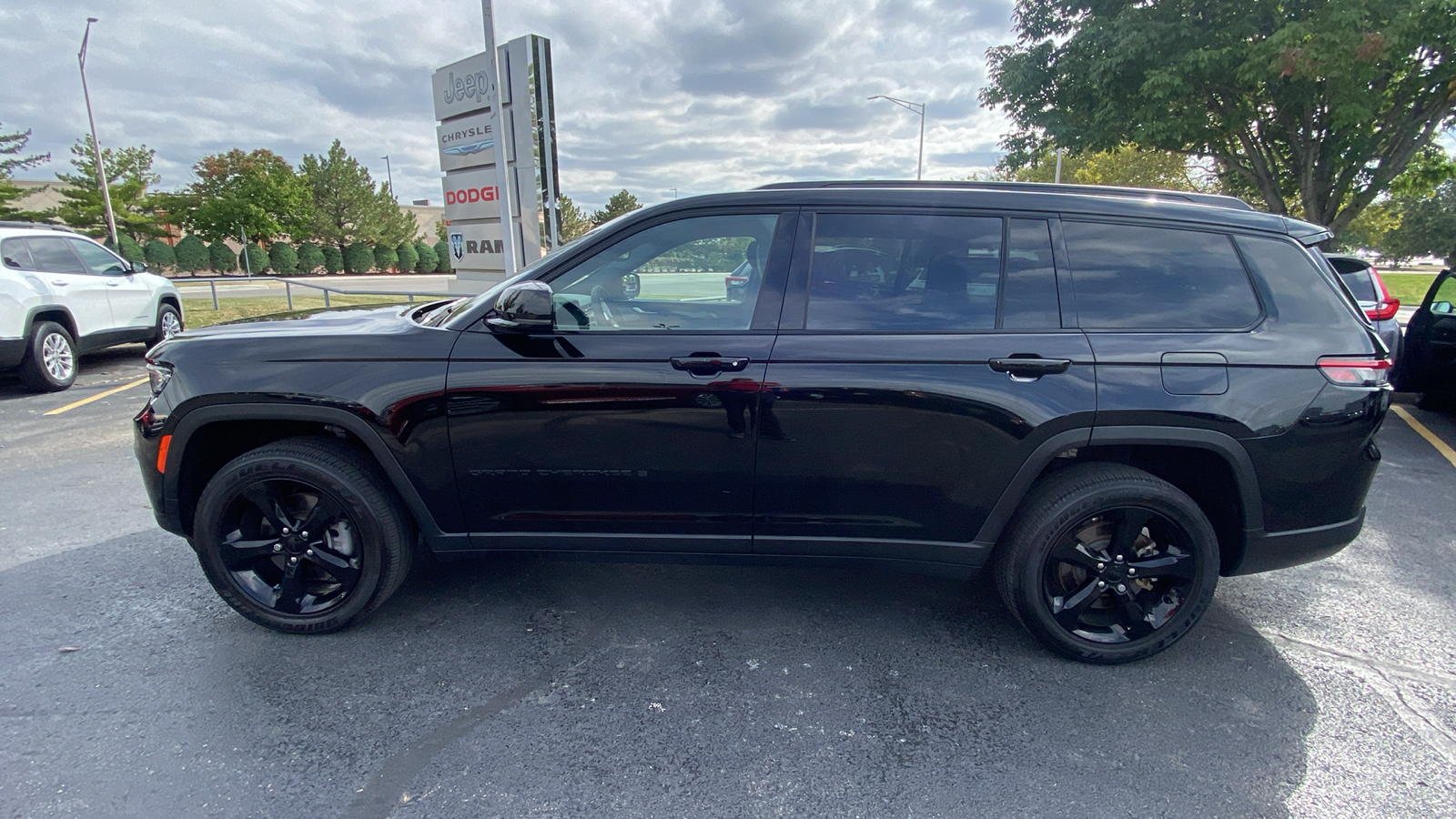 2023 Jeep Grand Cherokee L Altitude 9