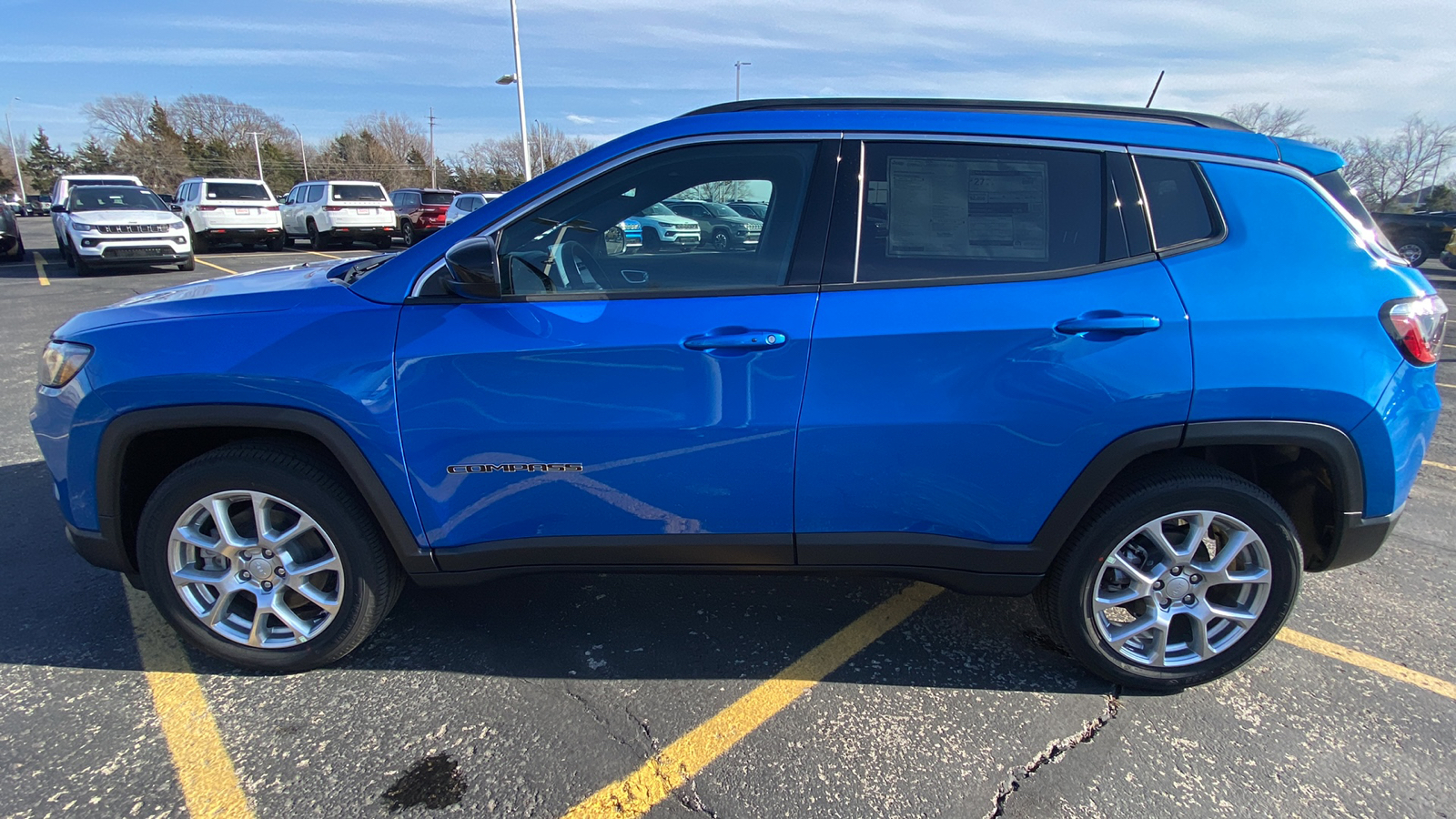 2024 Jeep Compass Latitude Lux 2