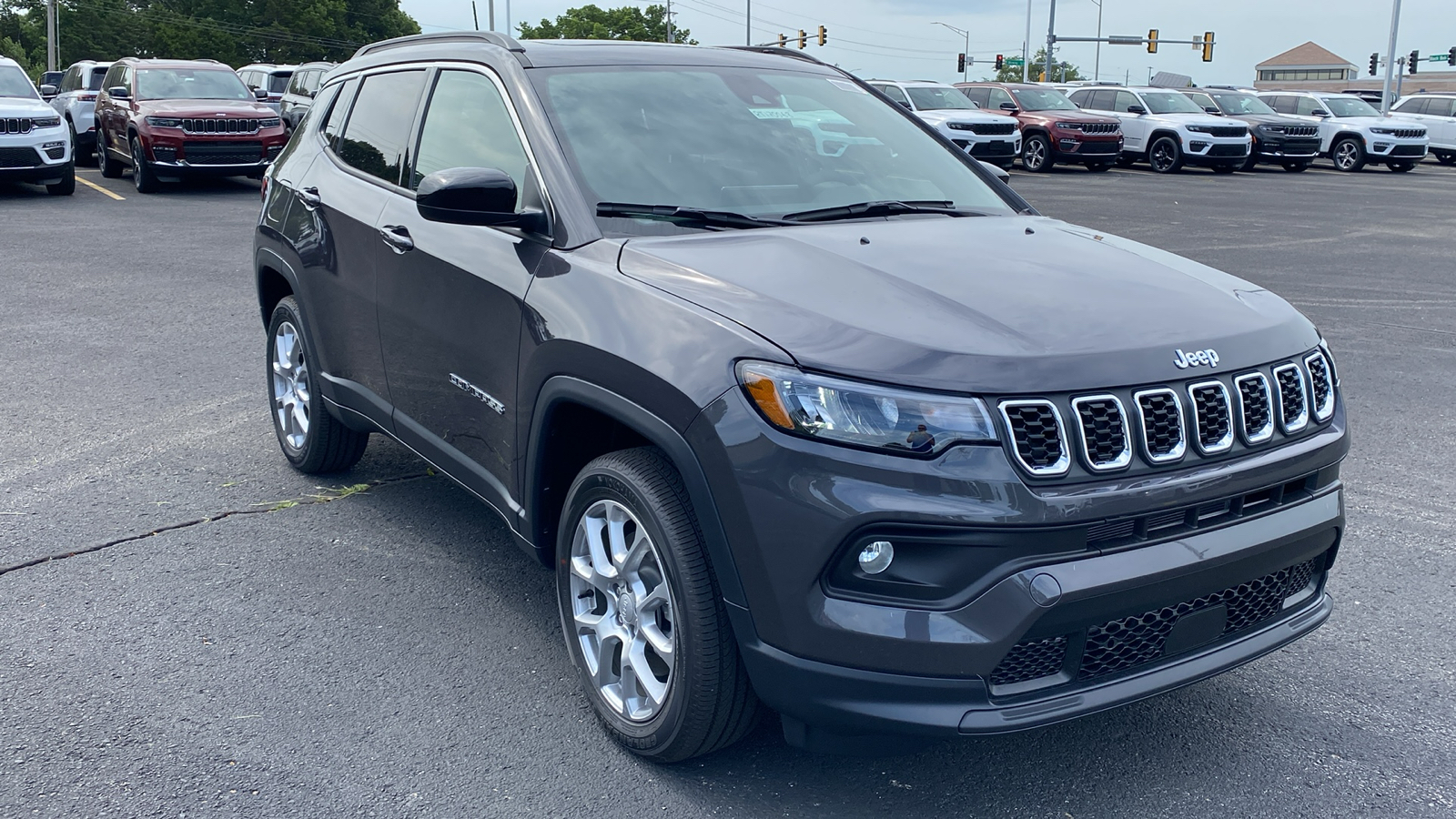 2024 Jeep Compass Latitude Lux 3