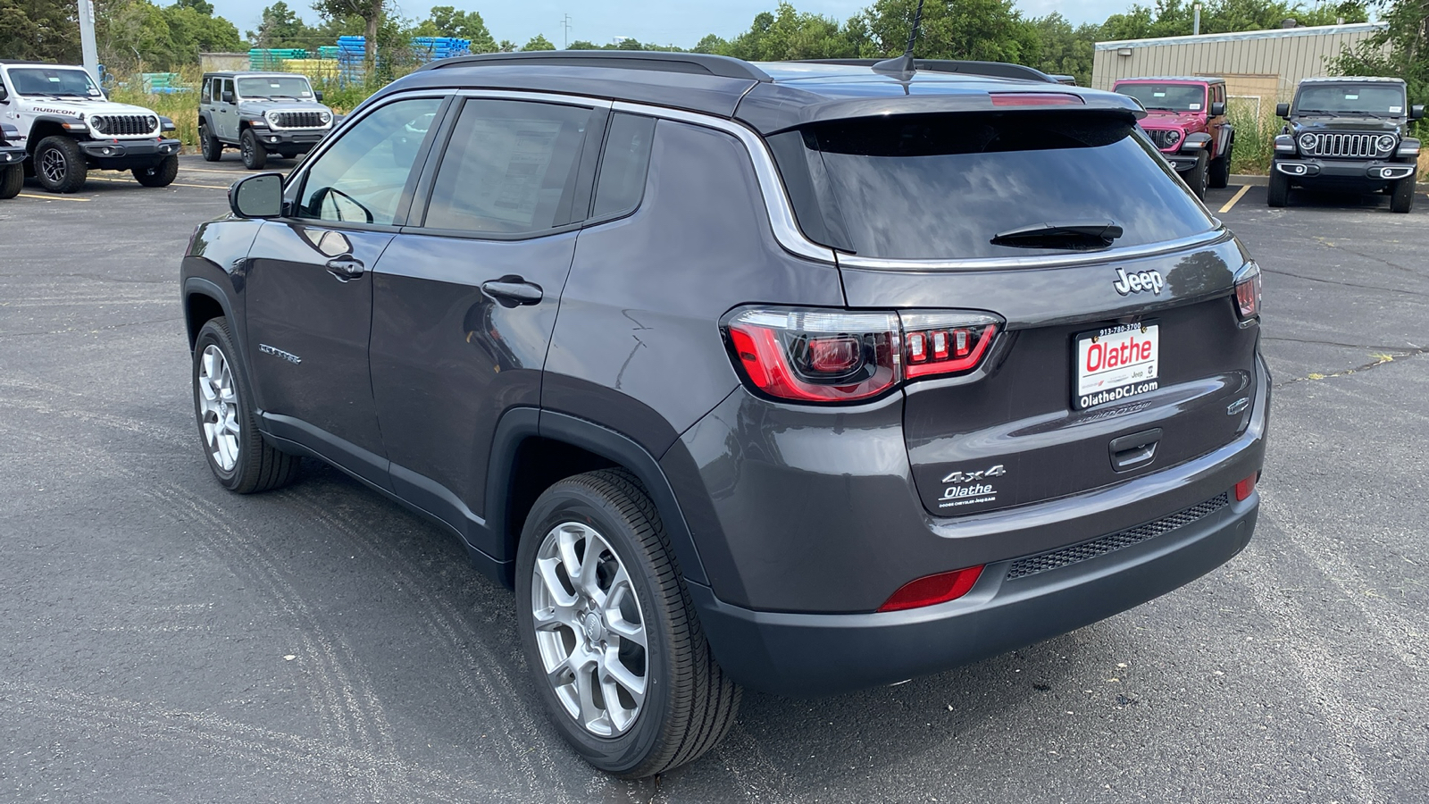 2024 Jeep Compass Latitude Lux 9