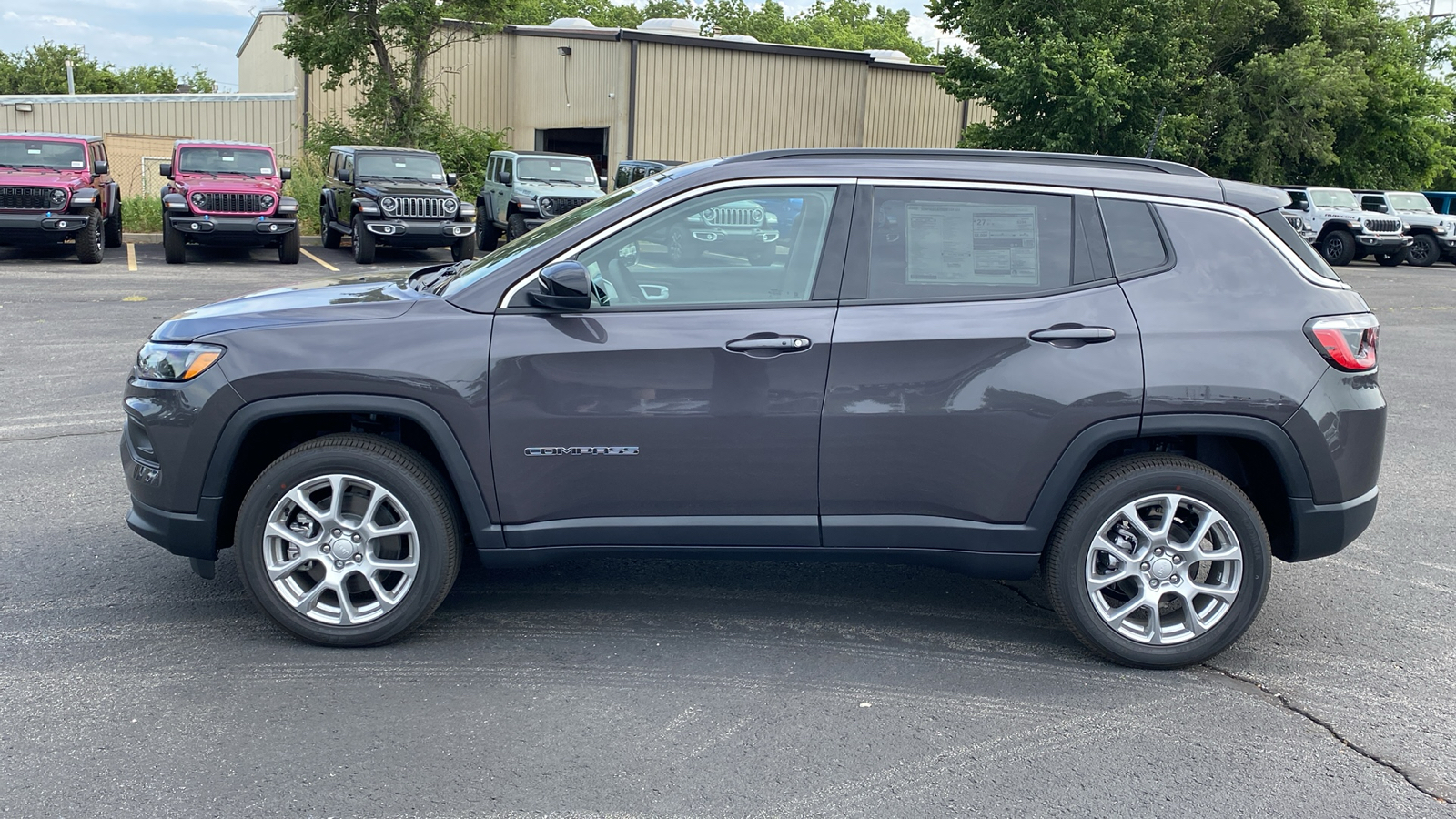 2024 Jeep Compass Latitude Lux 10