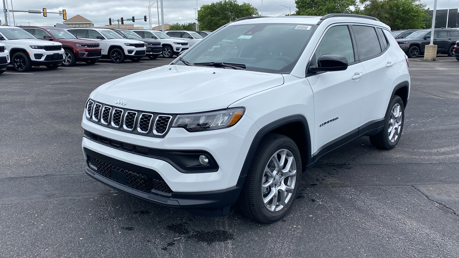 2024 Jeep Compass Latitude Lux 1