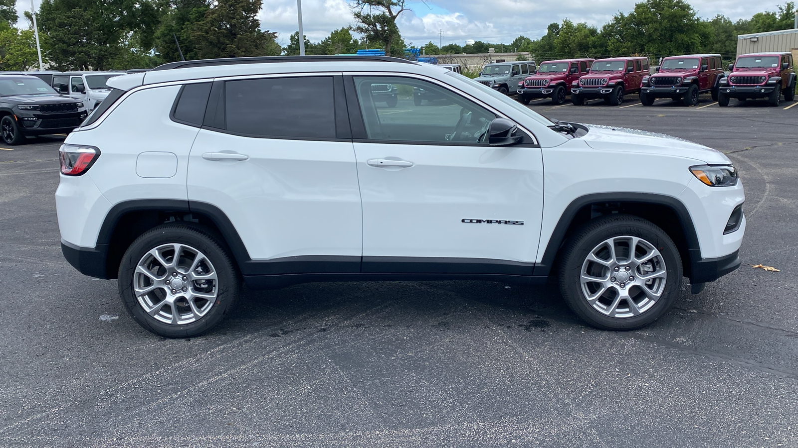 2024 Jeep Compass Latitude Lux 4