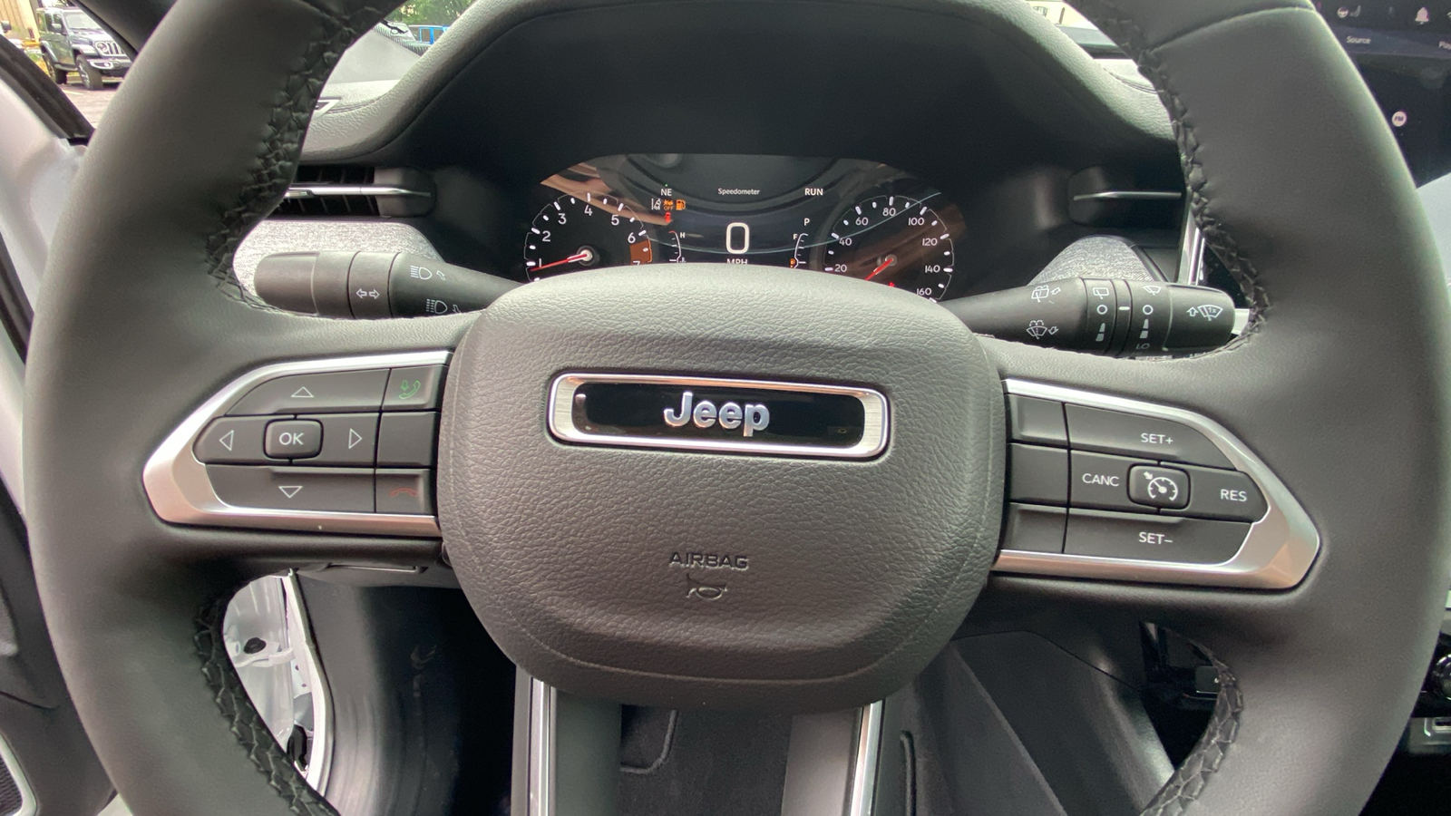 2024 Jeep Compass Latitude Lux 18