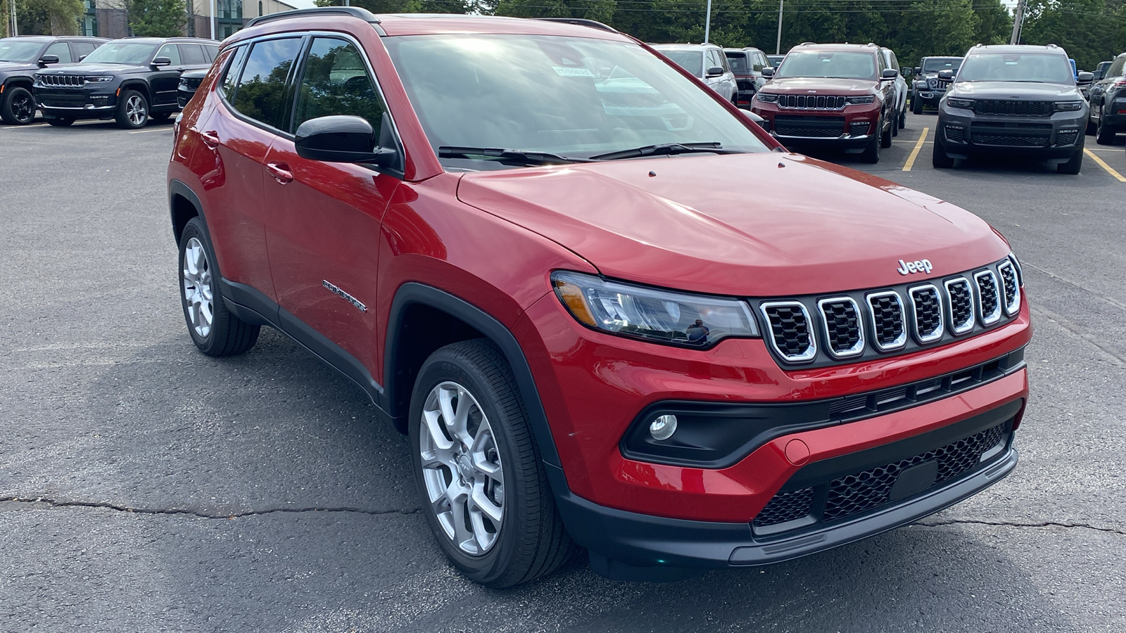 2024 Jeep Compass Latitude Lux 3