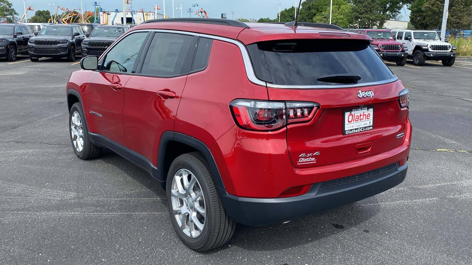 2024 Jeep Compass Latitude Lux 9