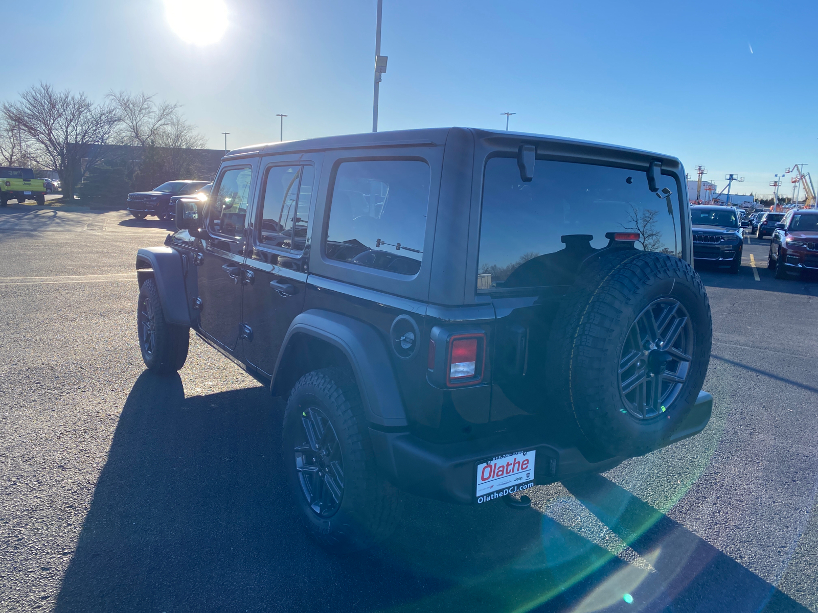 2024 Jeep Wrangler Sport RHD 3