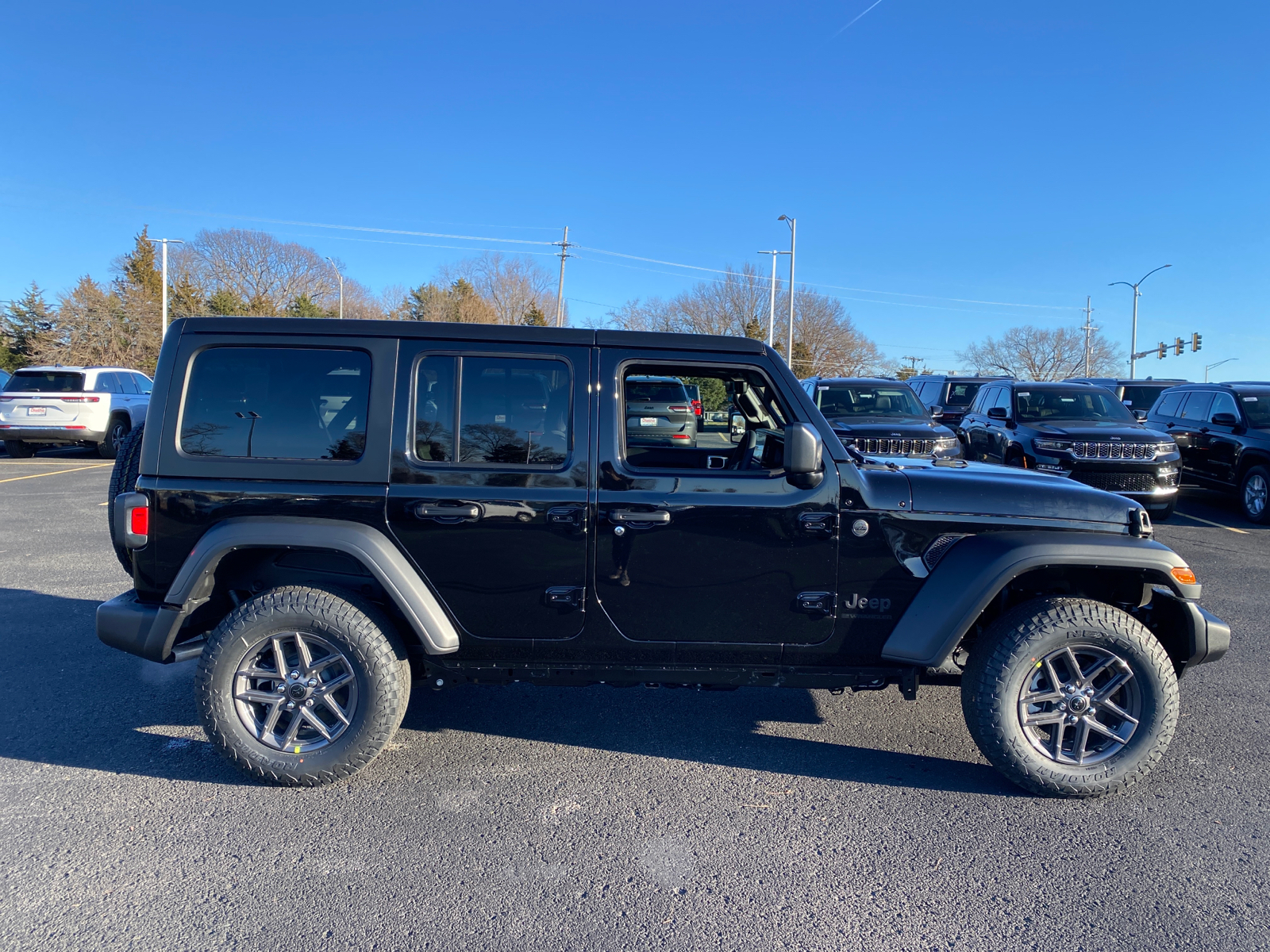 2024 Jeep Wrangler Sport RHD 6