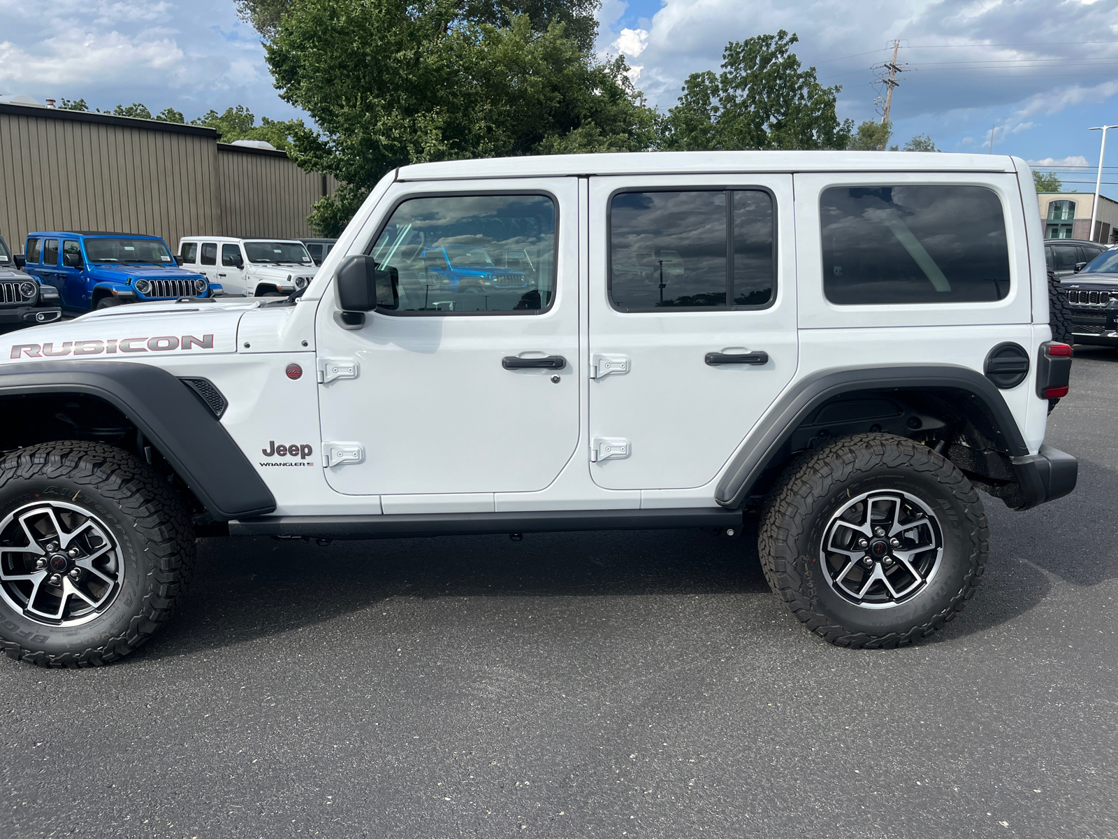 2024 Jeep Wrangler Rubicon 2