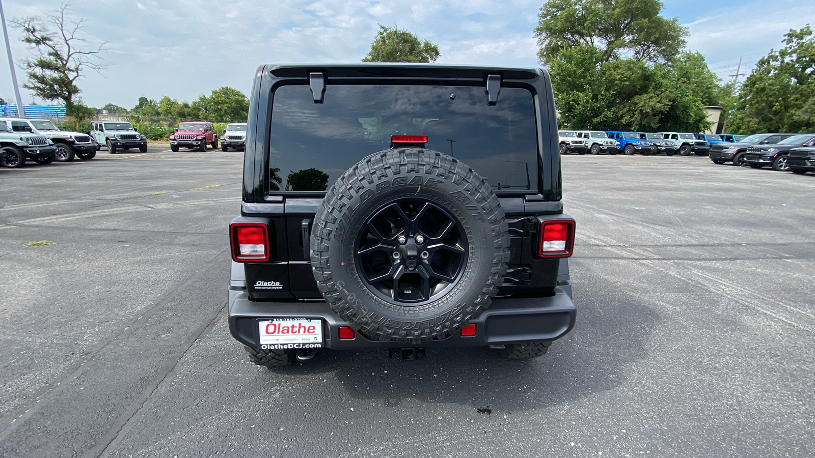 2024 Jeep Wrangler Willys 8