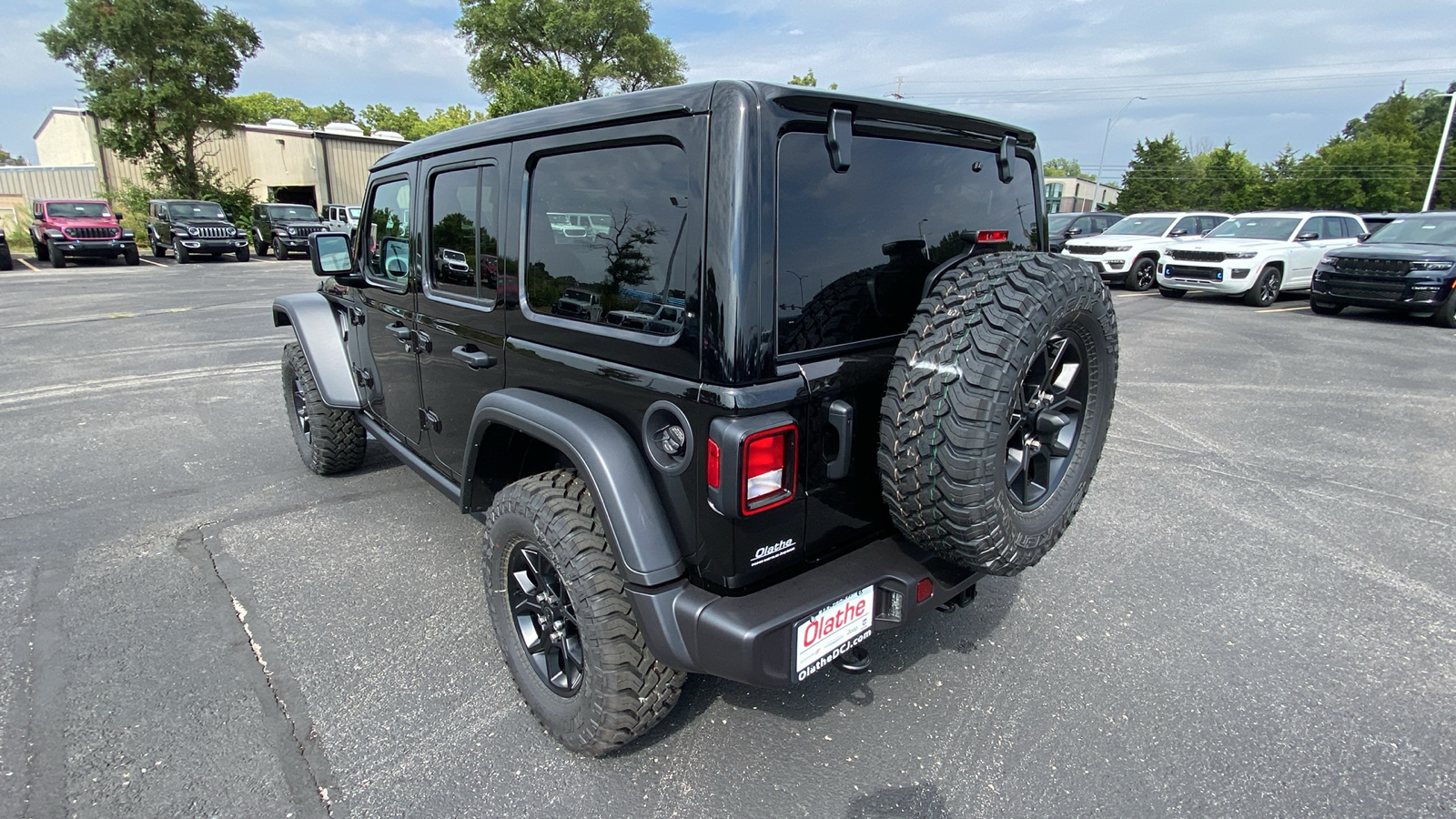 2024 Jeep Wrangler Willys 9