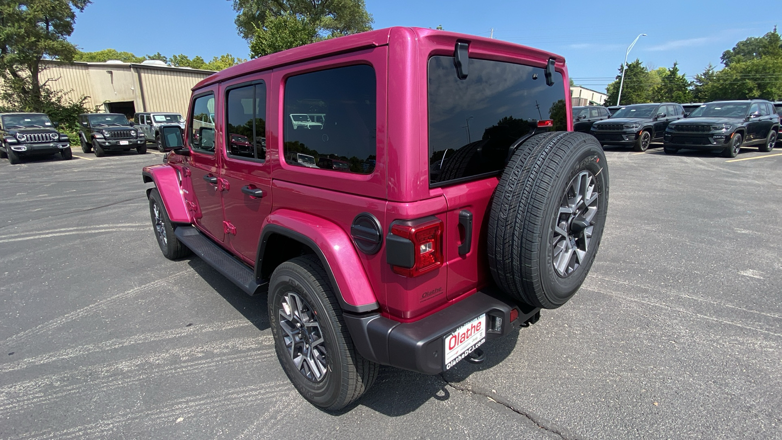 2024 Jeep Wrangler Sahara 10