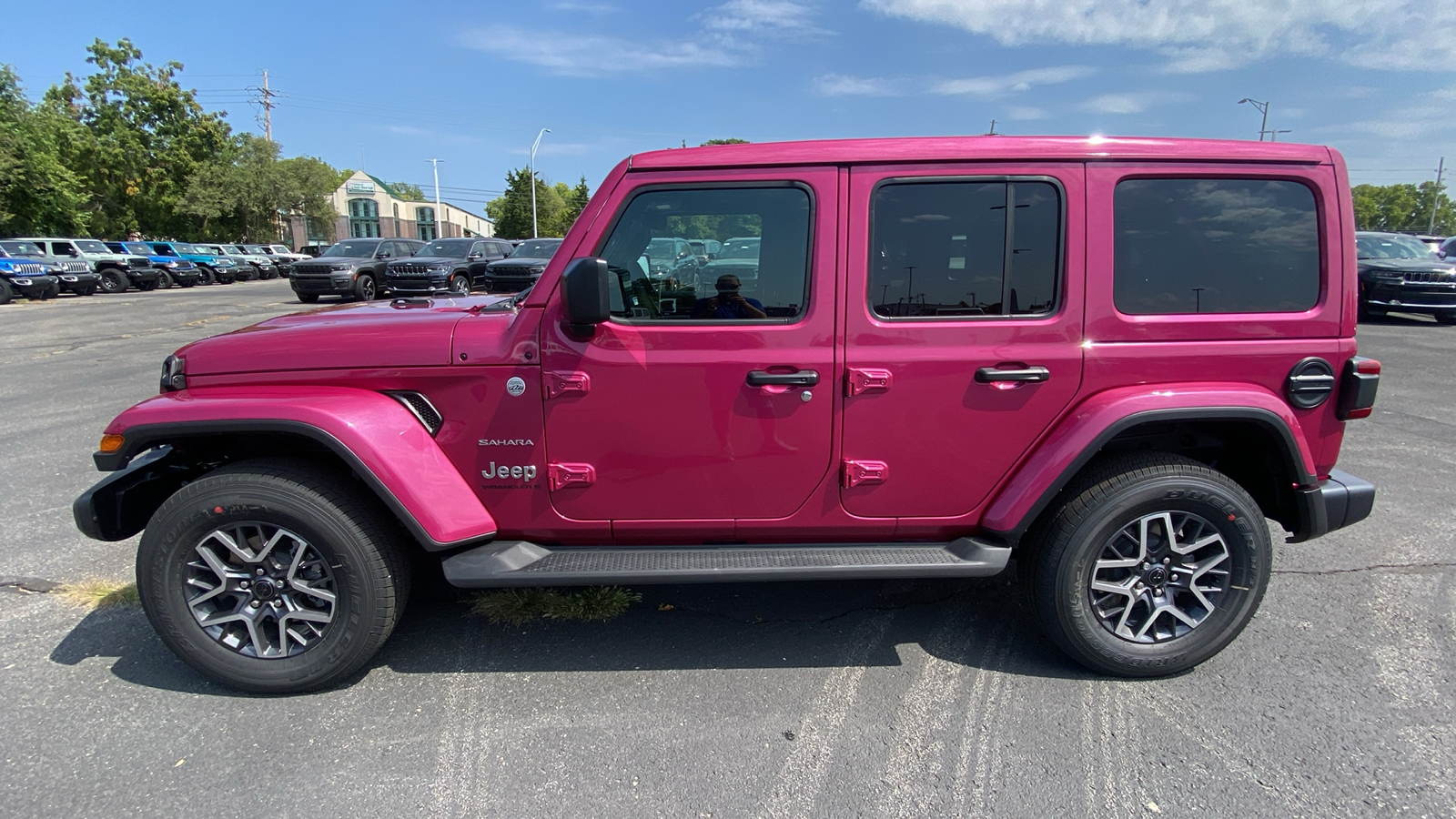 2024 Jeep Wrangler Sahara 11