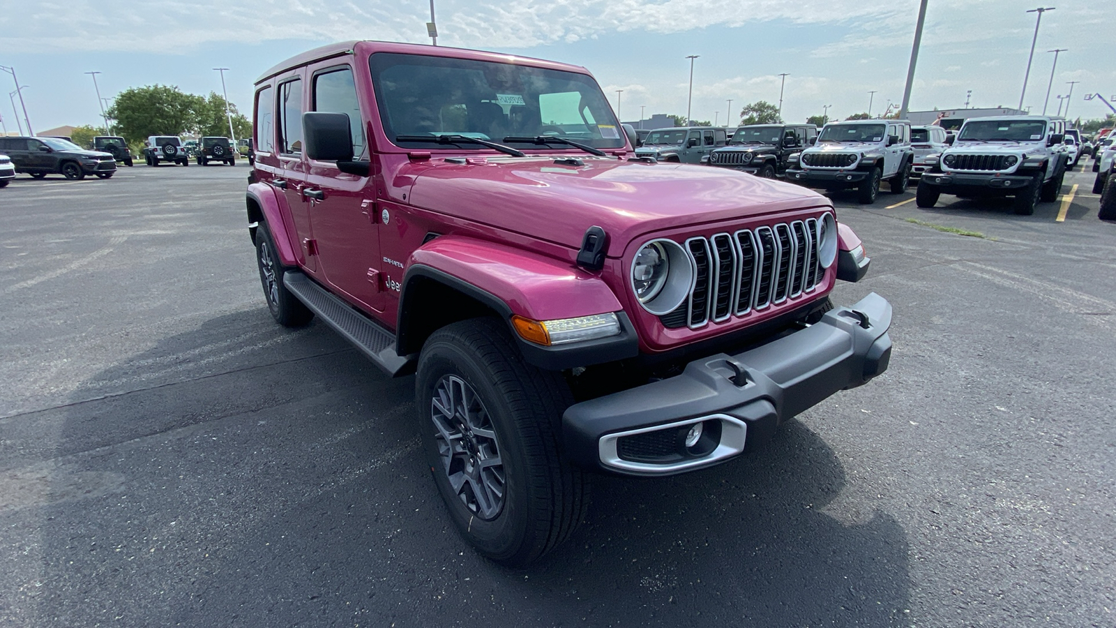 2024 Jeep Wrangler Sahara 3