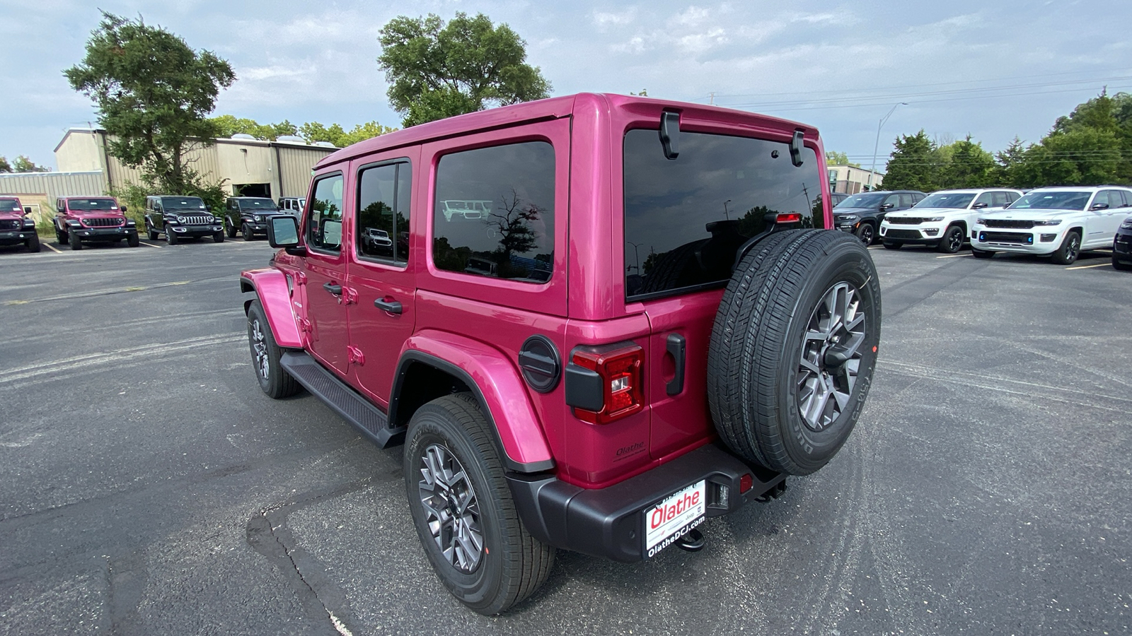 2024 Jeep Wrangler Sahara 10