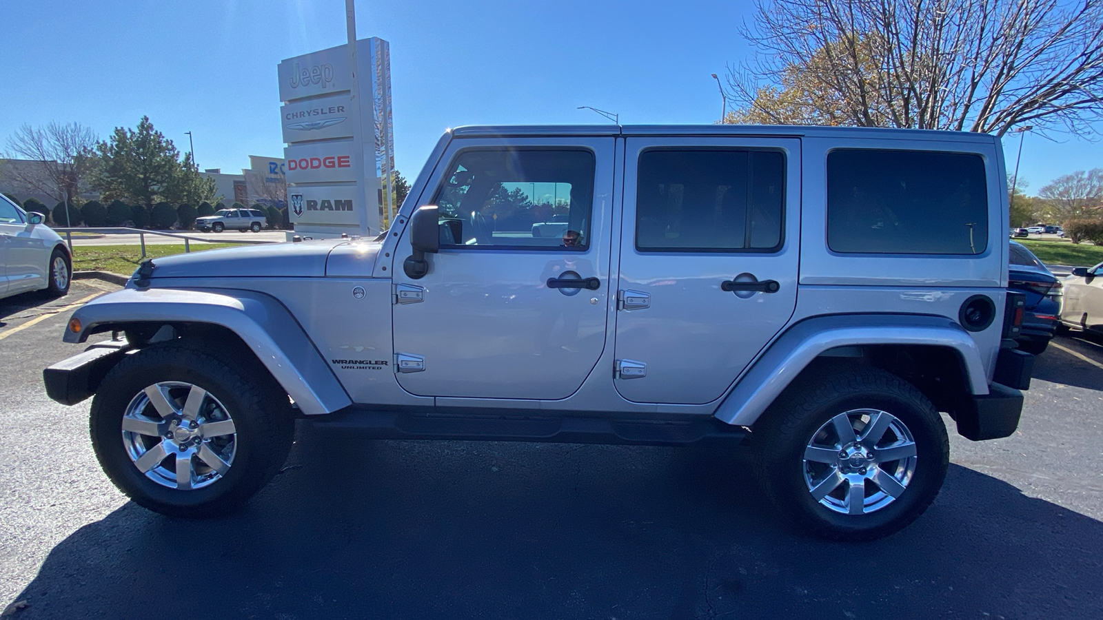 2013 Jeep Wrangler Unlimited Sahara 8