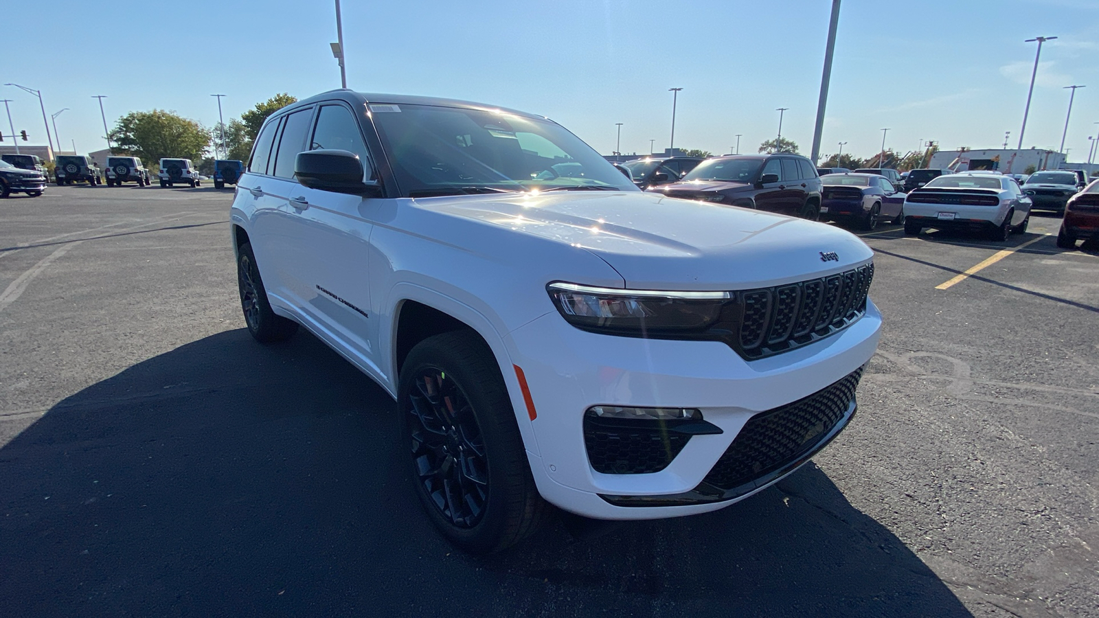 2025 Jeep Grand Cherokee Summit 3