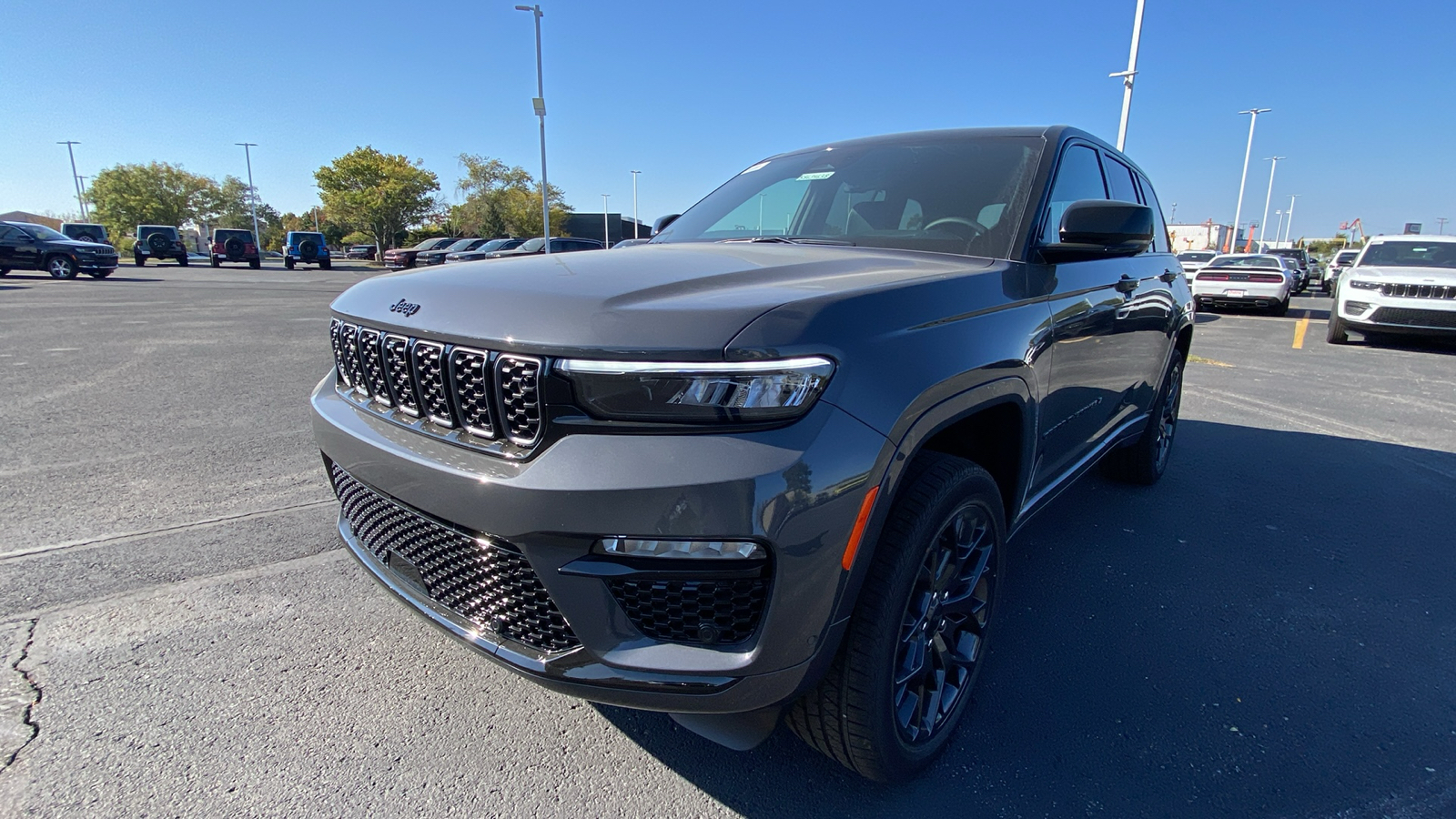 2025 Jeep Grand Cherokee Summit 1