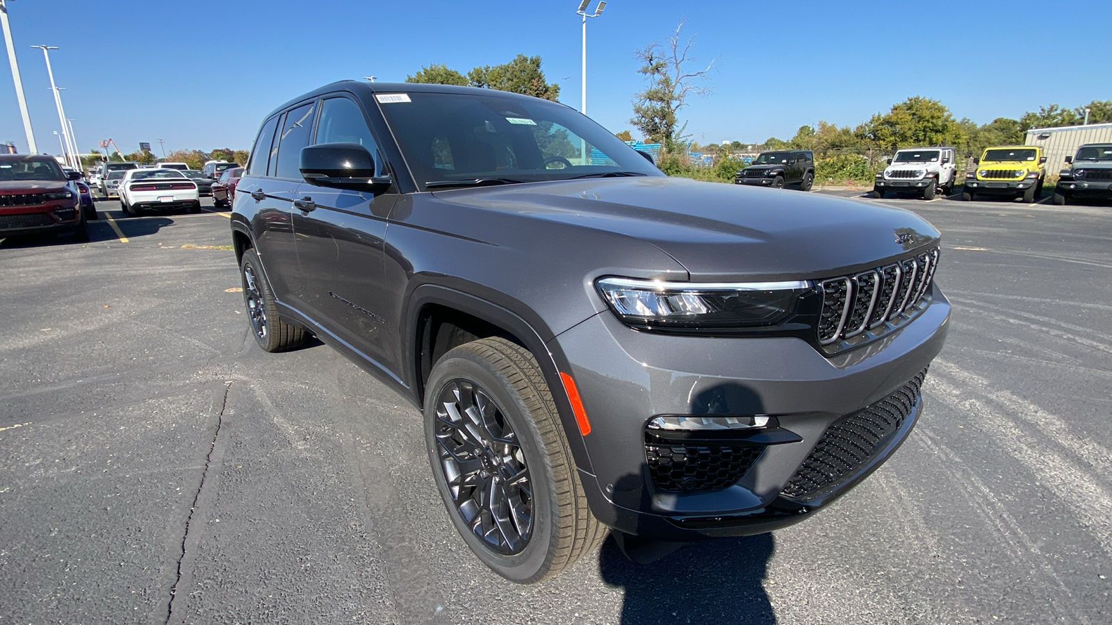 2025 Jeep Grand Cherokee Summit 3