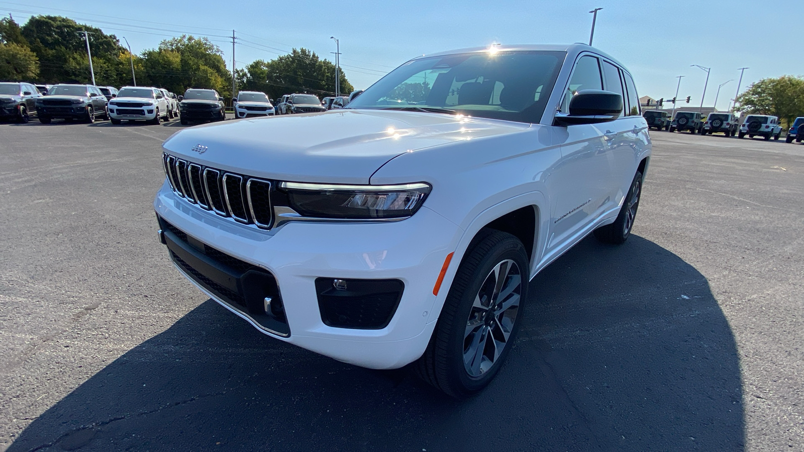 2025 Jeep Grand Cherokee Overland 1